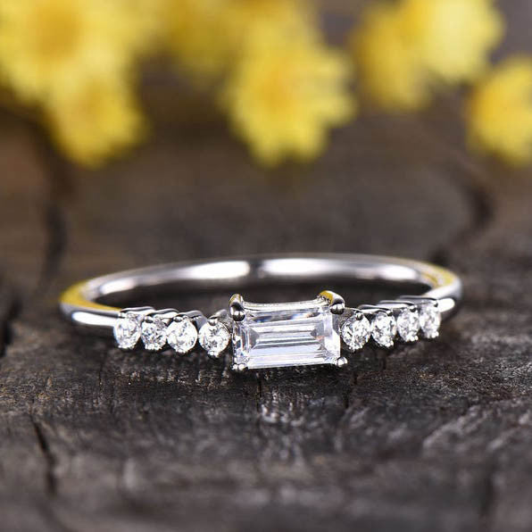 Exquisite Baguette Cut Moissanite Engagement Ring for Women - Dainty Wedding Band - Perfect for Proposals, Anniversaries & Bridal Jewelry