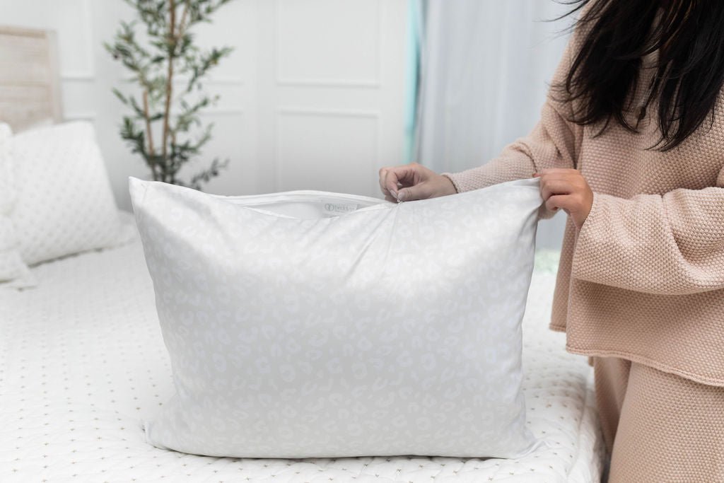 Luxury Ivory Satin Pillowcase for Hair & Skin Care - Soft & Smooth 100% Mulberry Silk Pillow Cover for Beauty Sleep, Bedroom Decor & Gift