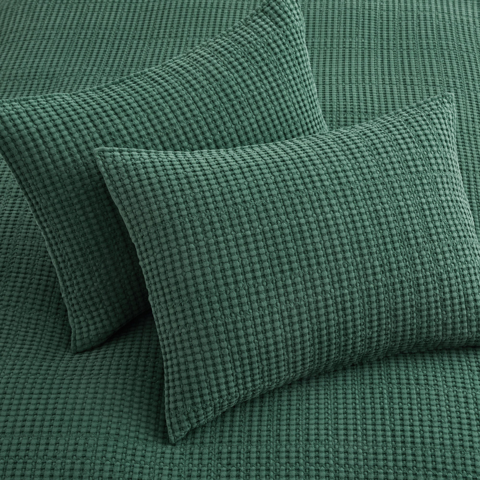 Luxury Mills Waffle Quilt Set - Ultra Soft Bedding Collection for Queen/King Size Beds - Perfect for Cozy Bedrooms, Guest Rooms & Hotel Stays