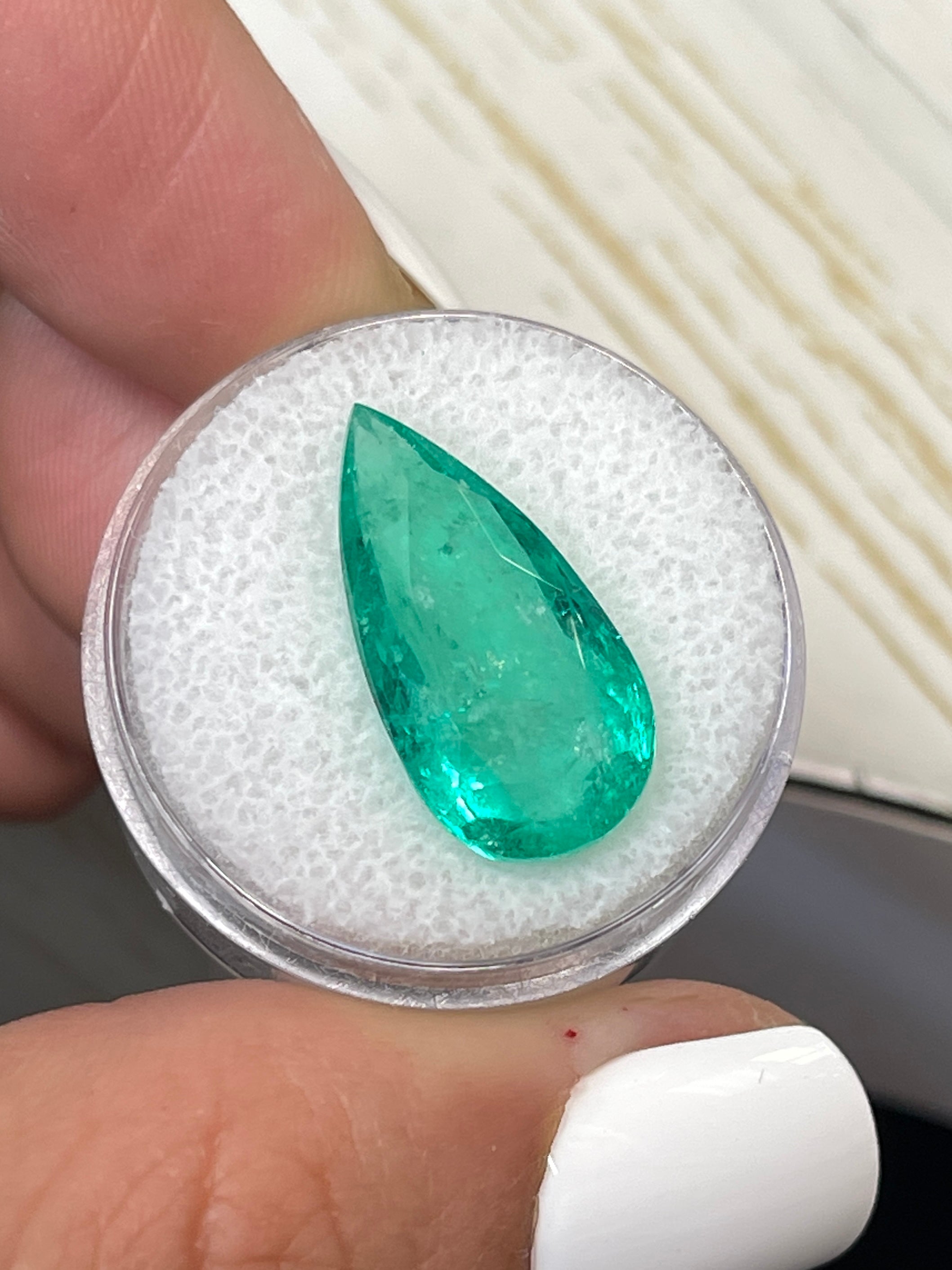 8.57 Carat 21x11mm HUGE Green Natural Loose Colombian Emerald Pear Cut Gemstone for Jewelry Making, Engagement Rings & Luxury Gifts