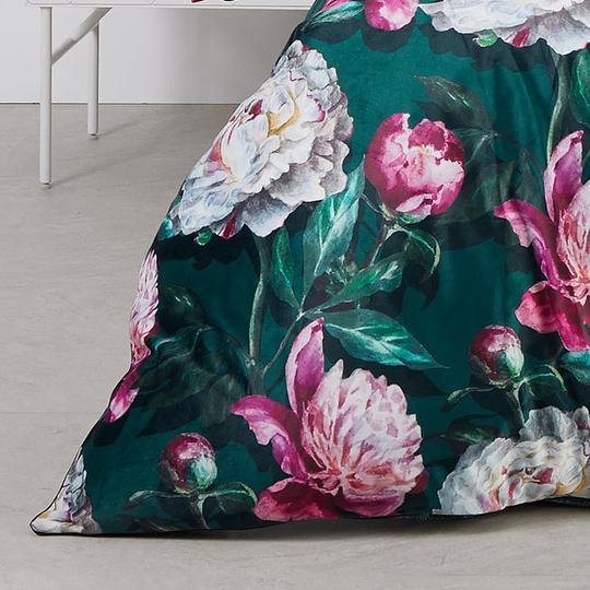 Elsa Jewel Quilt Cover Set - Luxury Bedding by Logan & Mason Platinum - Perfect for Master Bedroom, Guest Room & Hotel Decor