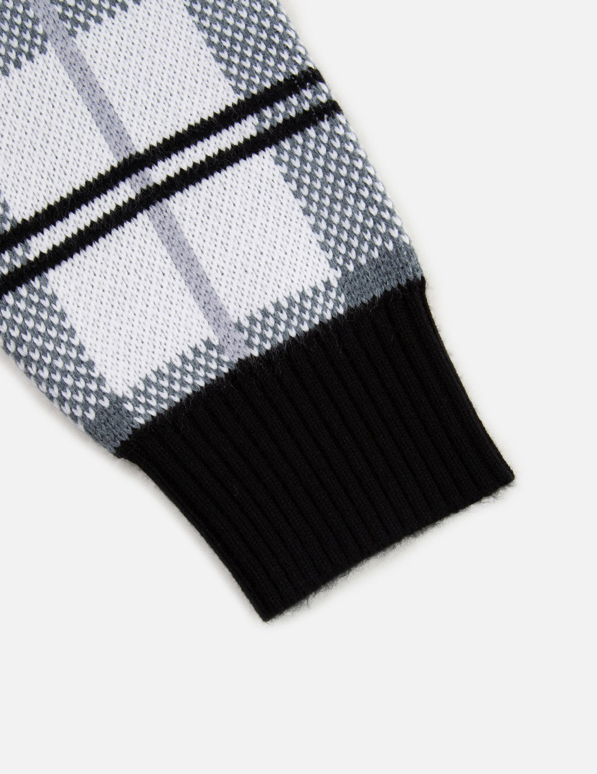 Stylish Checked Knitted Pullover Sweater for Women & Men | Cozy Winter Fashion | Perfect for Casual Outfits, Office Wear & Holiday Gatherings