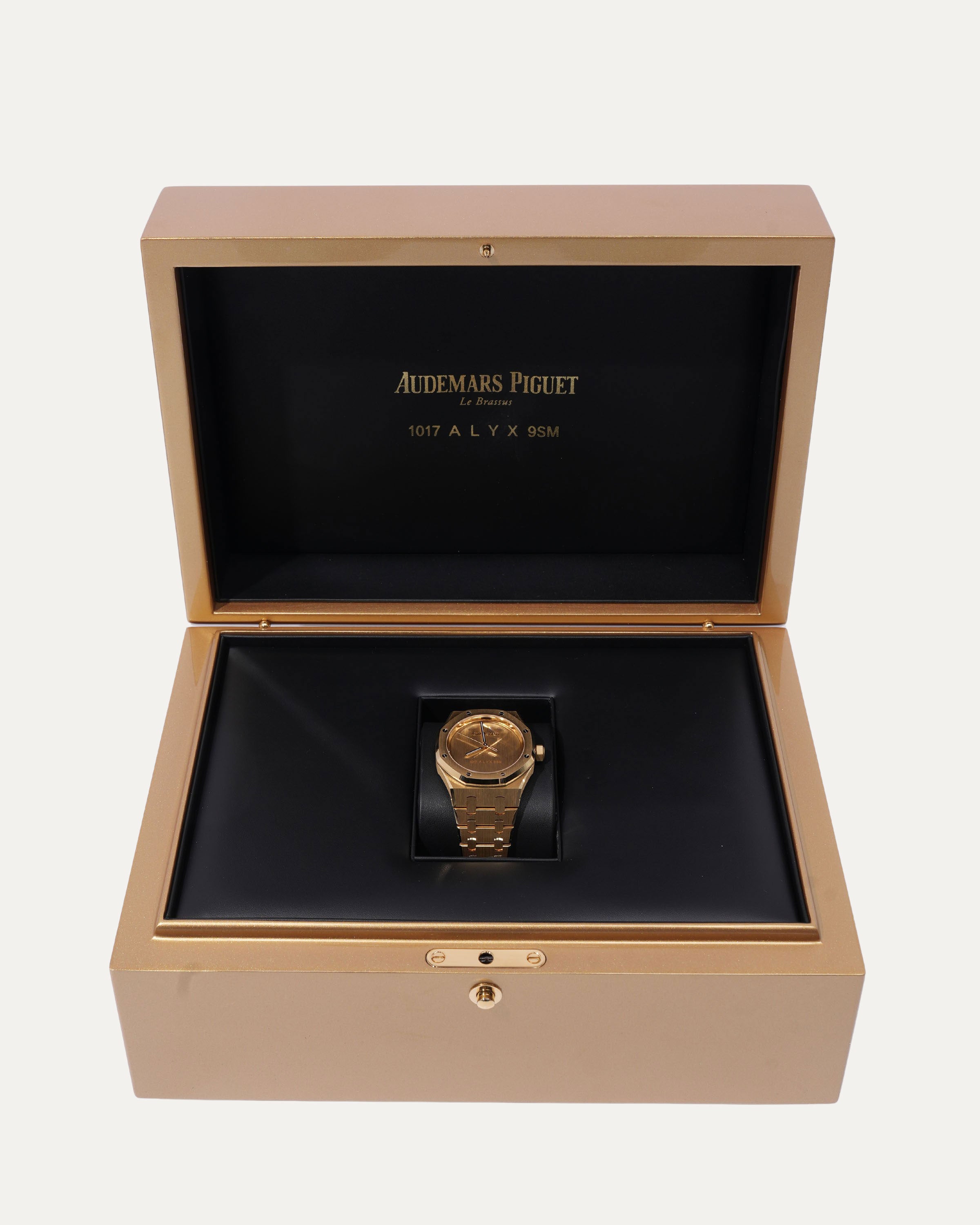 1017 ALYX 9SM Yellow Gold Royal Oak Self-Winding 37mm Watch - Luxury Automatic Timepiece for Men, Perfect for Formal Events & Business Occasions