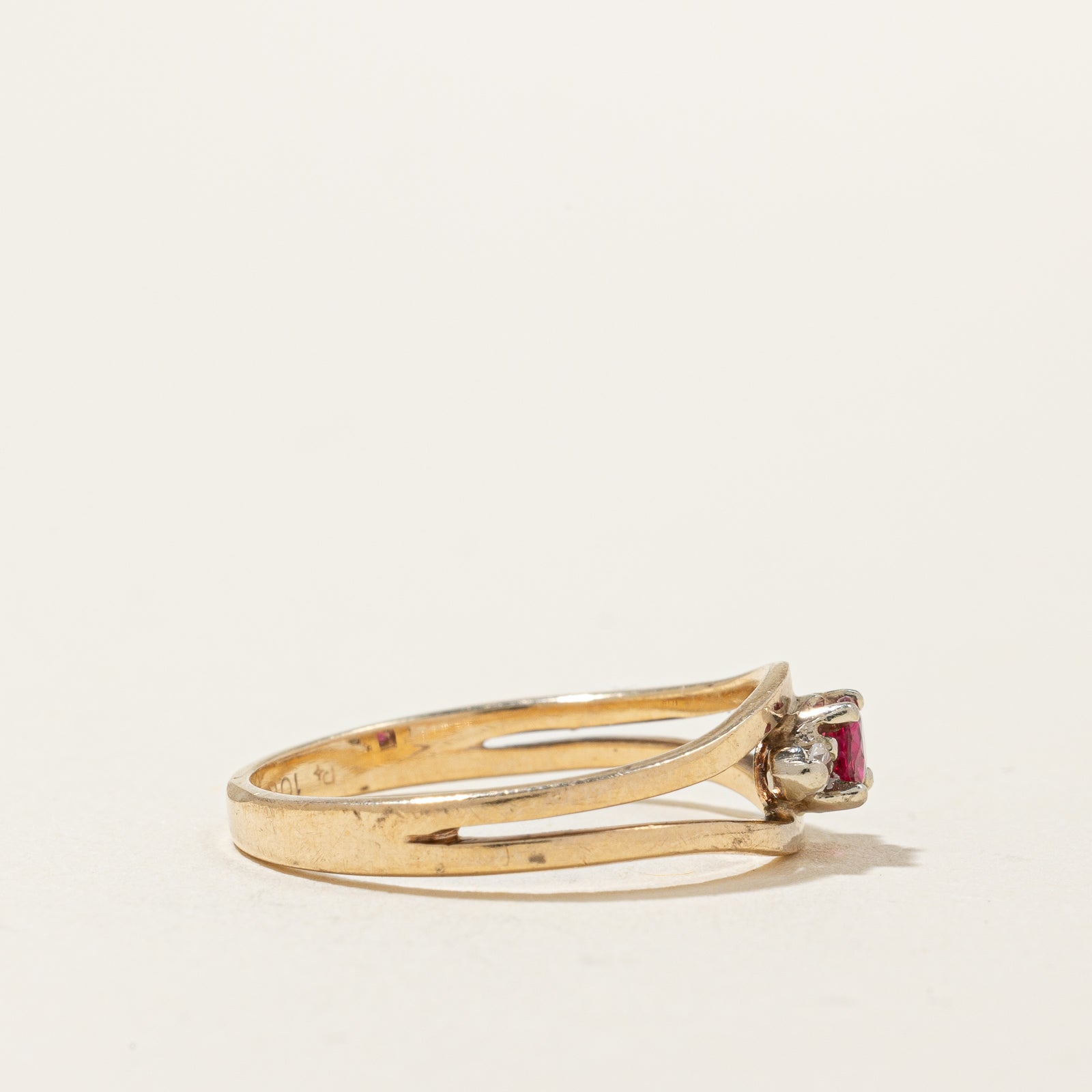 Exquisite Ruby & Diamond Split Shank Ring - 0.15ct Ruby & 0.03ctw Diamonds - Size 6 - Perfect for Anniversary, Engagement & Special Occasions