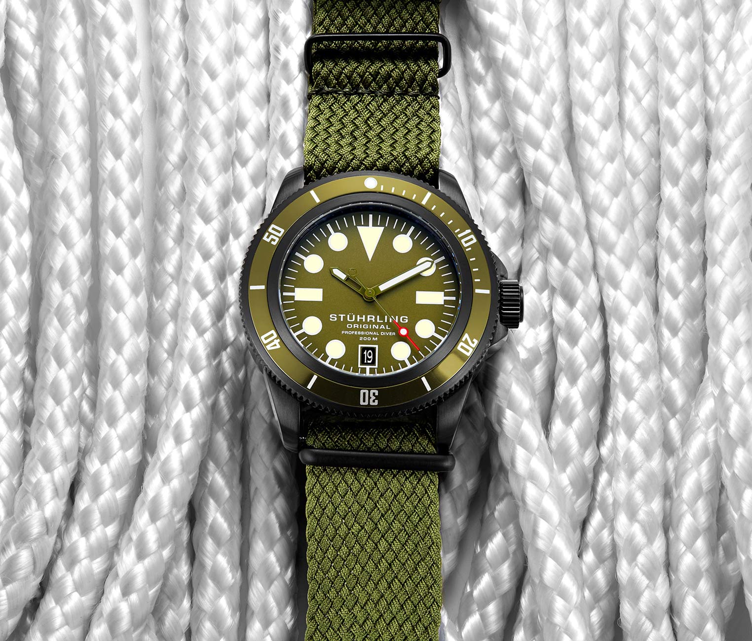 Cobia 966A 43mm Men's Diver Watch - Waterproof Quartz Wristwatch for Swimming, Diving & Outdoor Activities