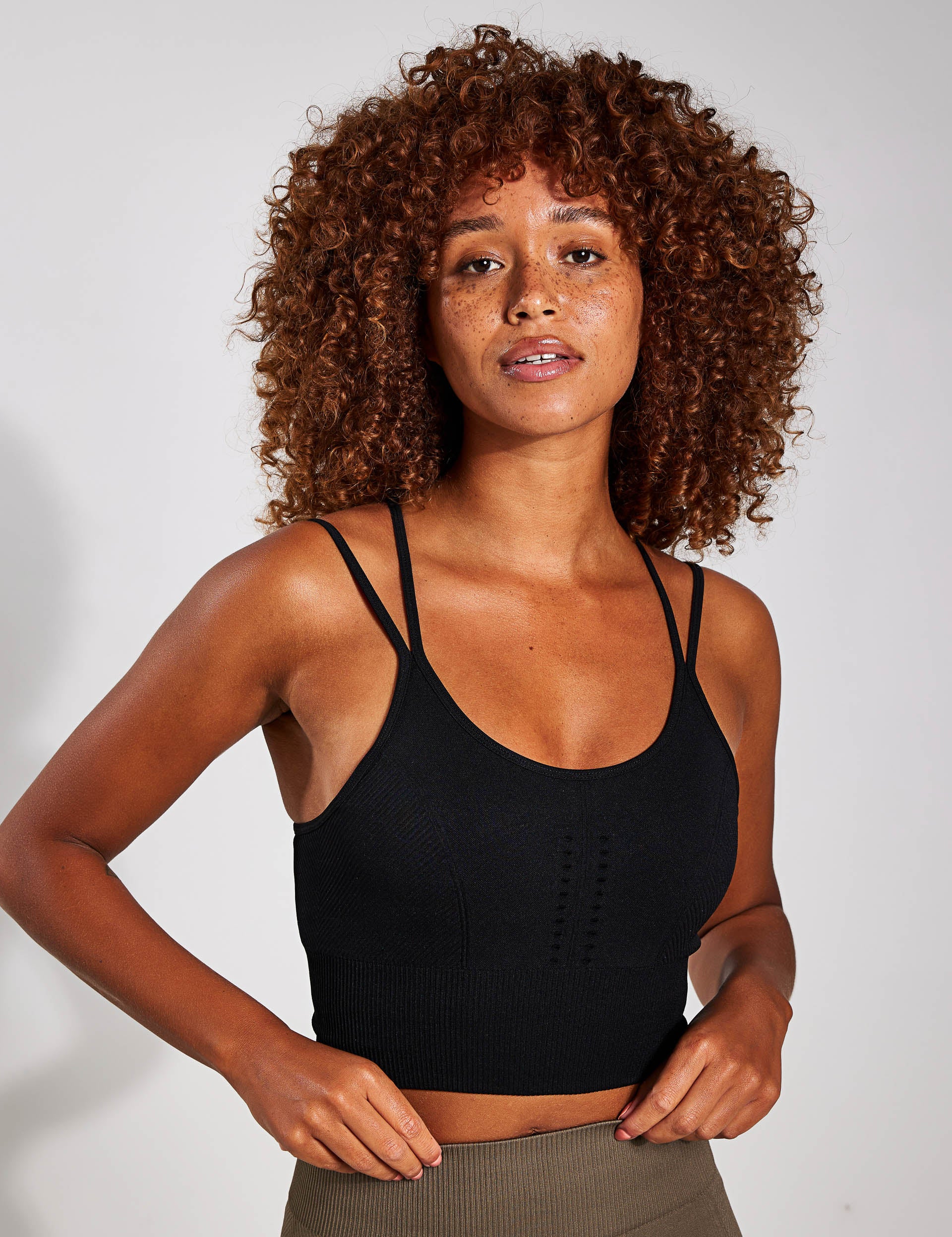 Seamless Bra for Women - Comfortable Wireless Bralette - Black - Perfect for Yoga, Workout & Everyday Wear