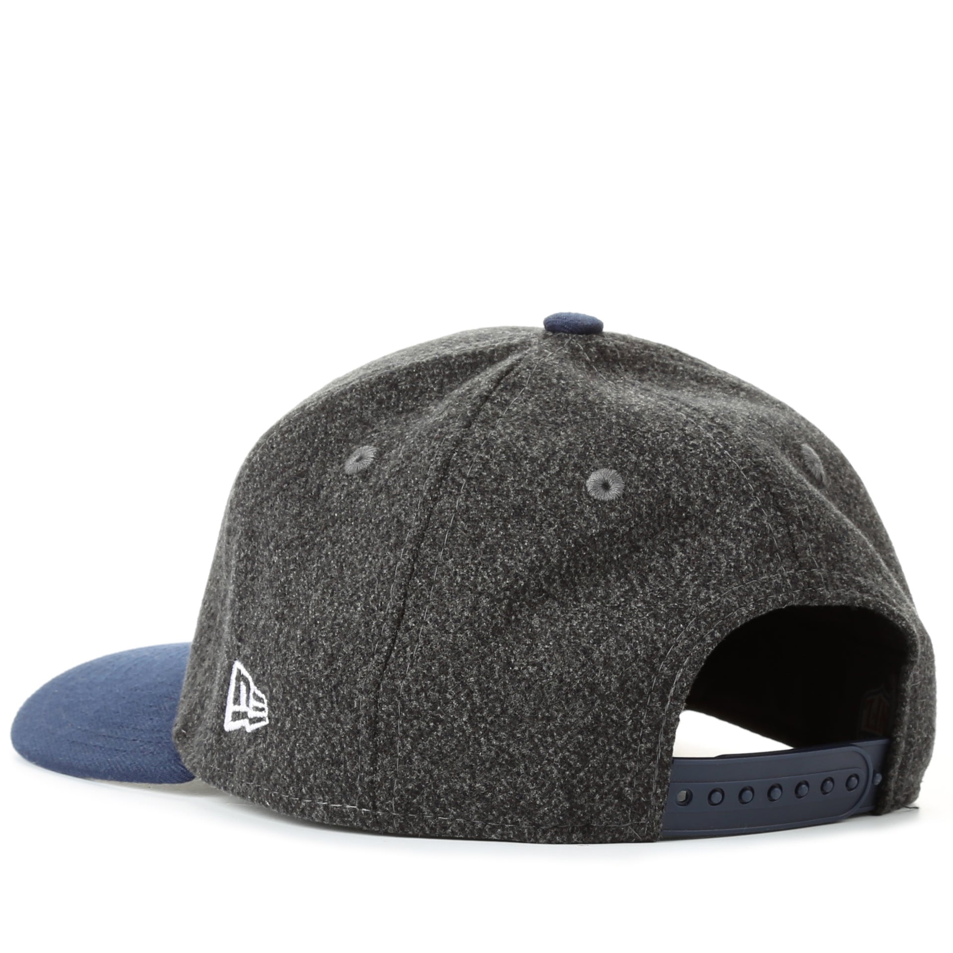 New Era 9Fifty Classic Snapback Cap - Dallas Cowboys Official NFL Black Adjustable Hat for Men & Women - Perfect for Game Day, Sports Events & Streetwear Fashion
