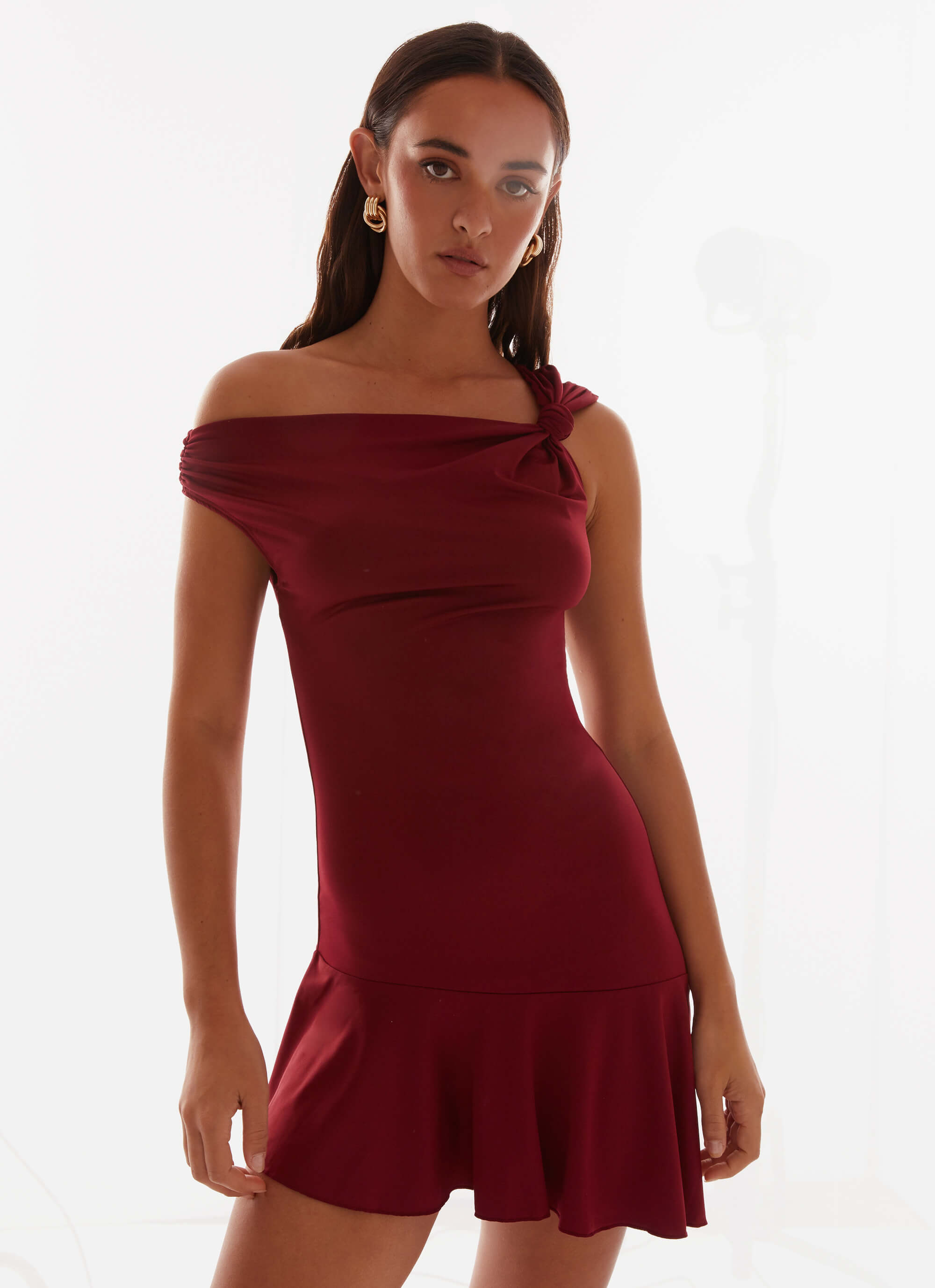 Amaya Twist Mini Dress - Elegant Maroon Flowy Cocktail Dress for Women | Perfect for Parties, Date Nights & Special Occasions