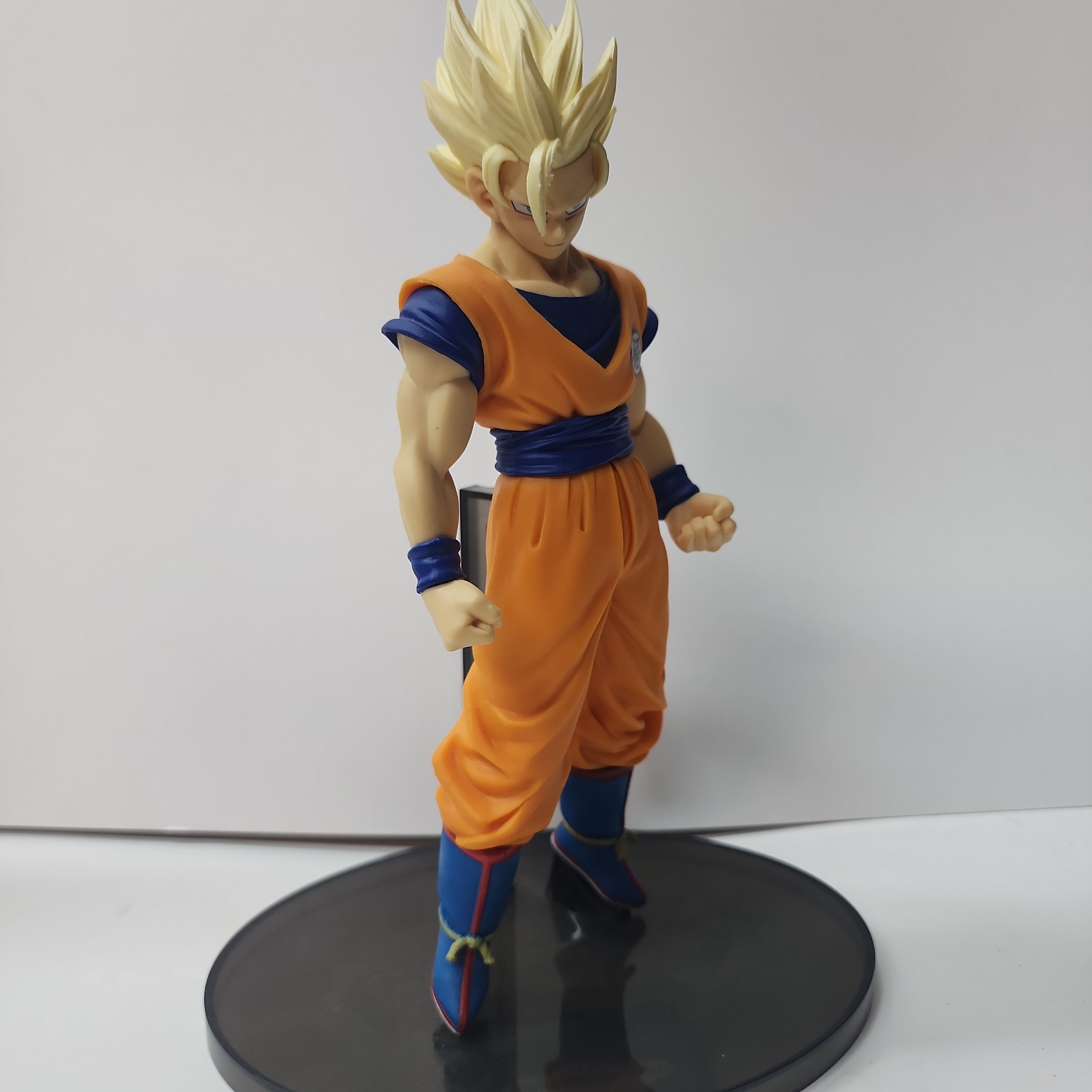 Bandai SCultures Super Saiyan Goku (LS) Action Figure - Dragon Ball Z Collectible Toy for Anime Fans | Perfect for Display, Gifts & Anime Collections