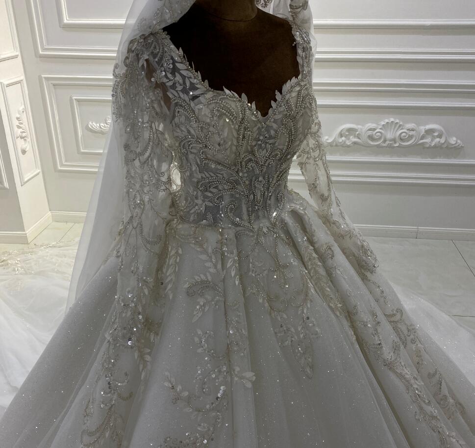 Elegant AM893 Long Sleeve Lace Applique Wedding Dress - Perfect for Bridal Ceremonies, Formal Events & Romantic Photos