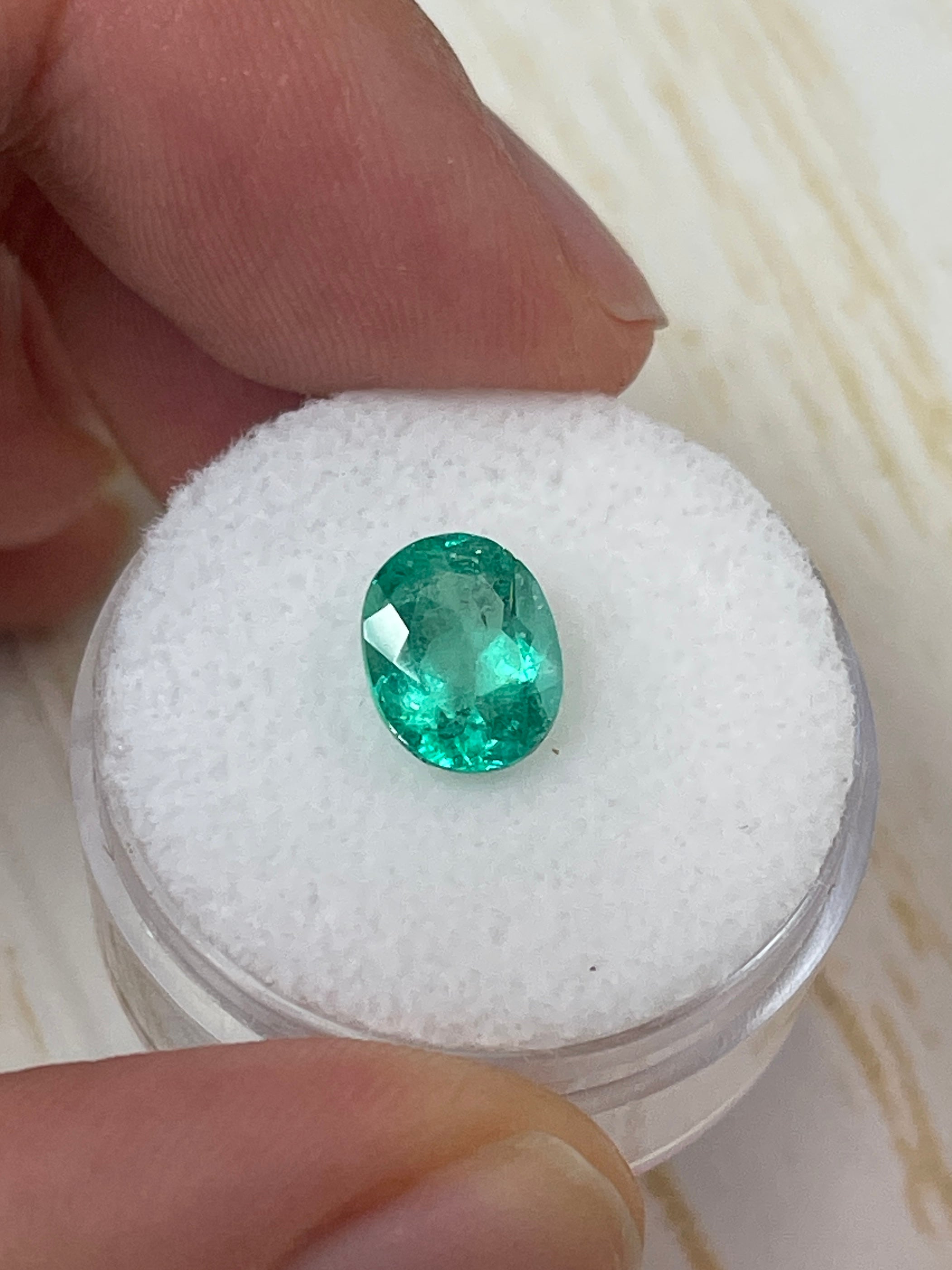 1.81 Carat 9x7mm Eye-Clean Bluish Green Natural Colombian Emerald Loose Gemstone - Oval Cut for Jewelry Making, Engagement Rings & Fine Collections