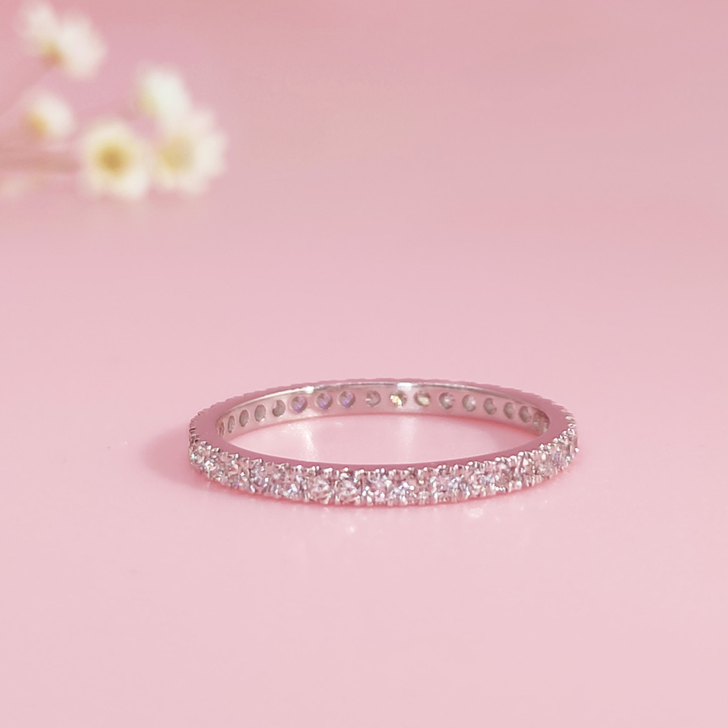 Elegant Spark: Full Pavé Diamond Ashes Ring for Women - Perfect for Memorial Jewelry, Cremation Keepsake & Special Occasions