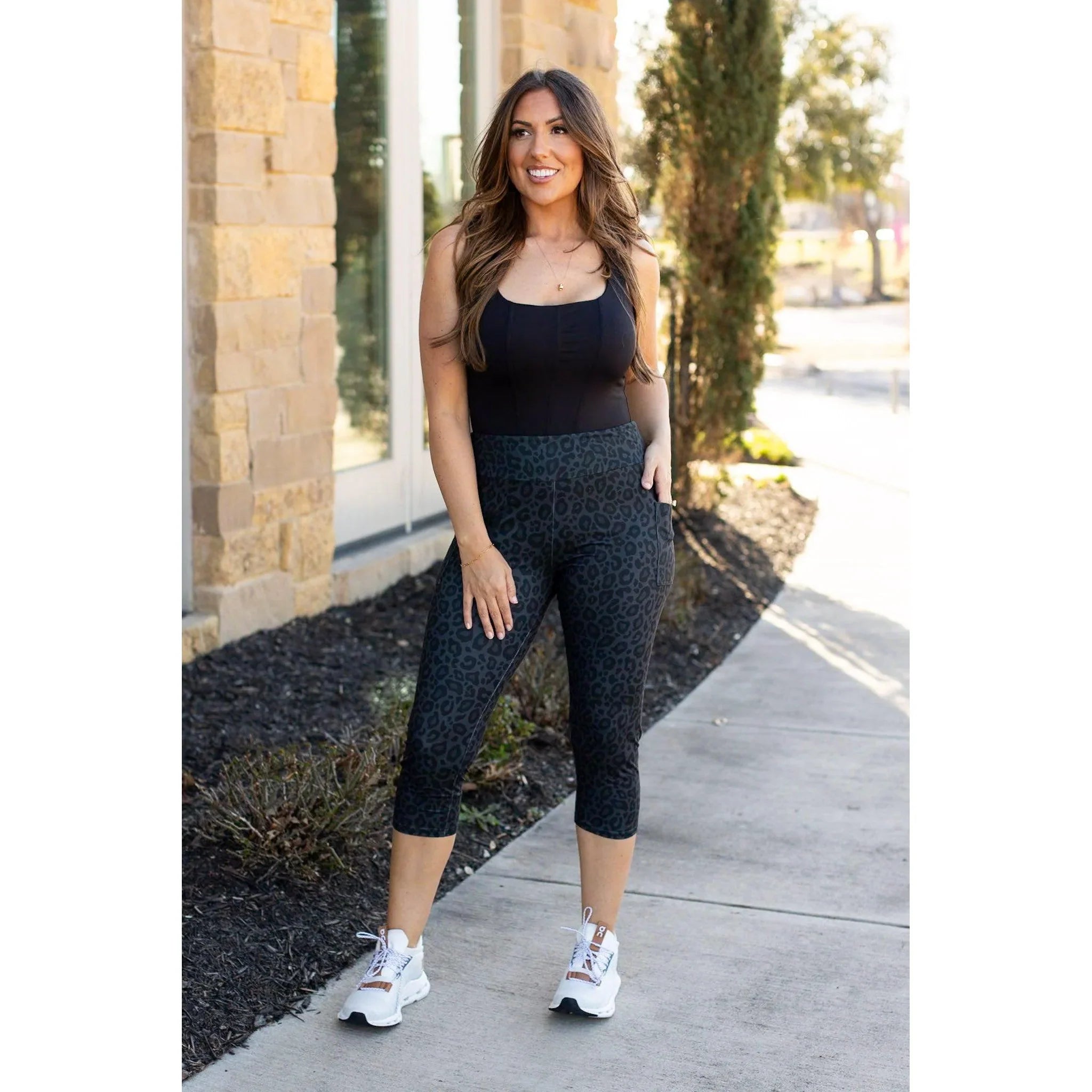 PREORDER: Women's High-Waisted Capri Yoga Leggings with Side Pockets - 9 Color Options for Workout, Running & Casual Wear