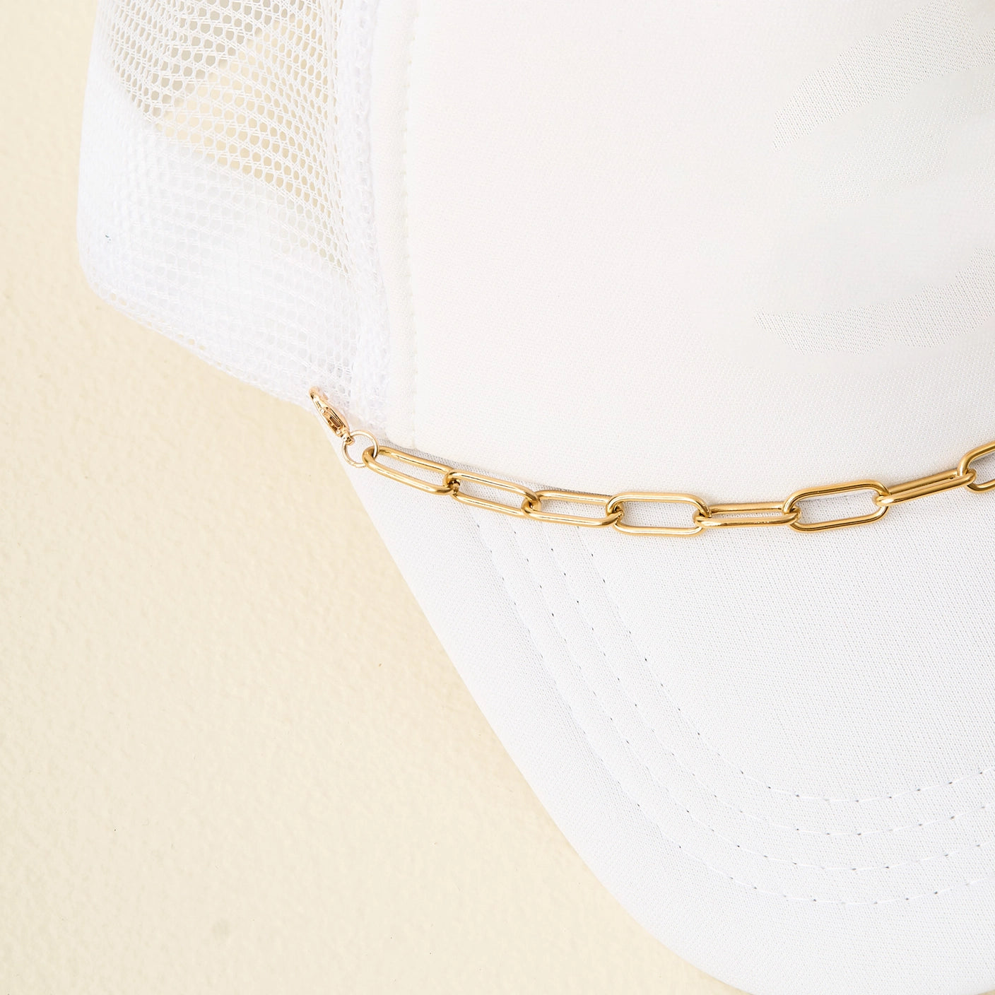 Gold Paperclip Trucker Hat Chain - Stylish Unisex Adjustable Snapback Cap for Men & Women - Perfect for Outdoor Activities, Concerts, and Casual Wear