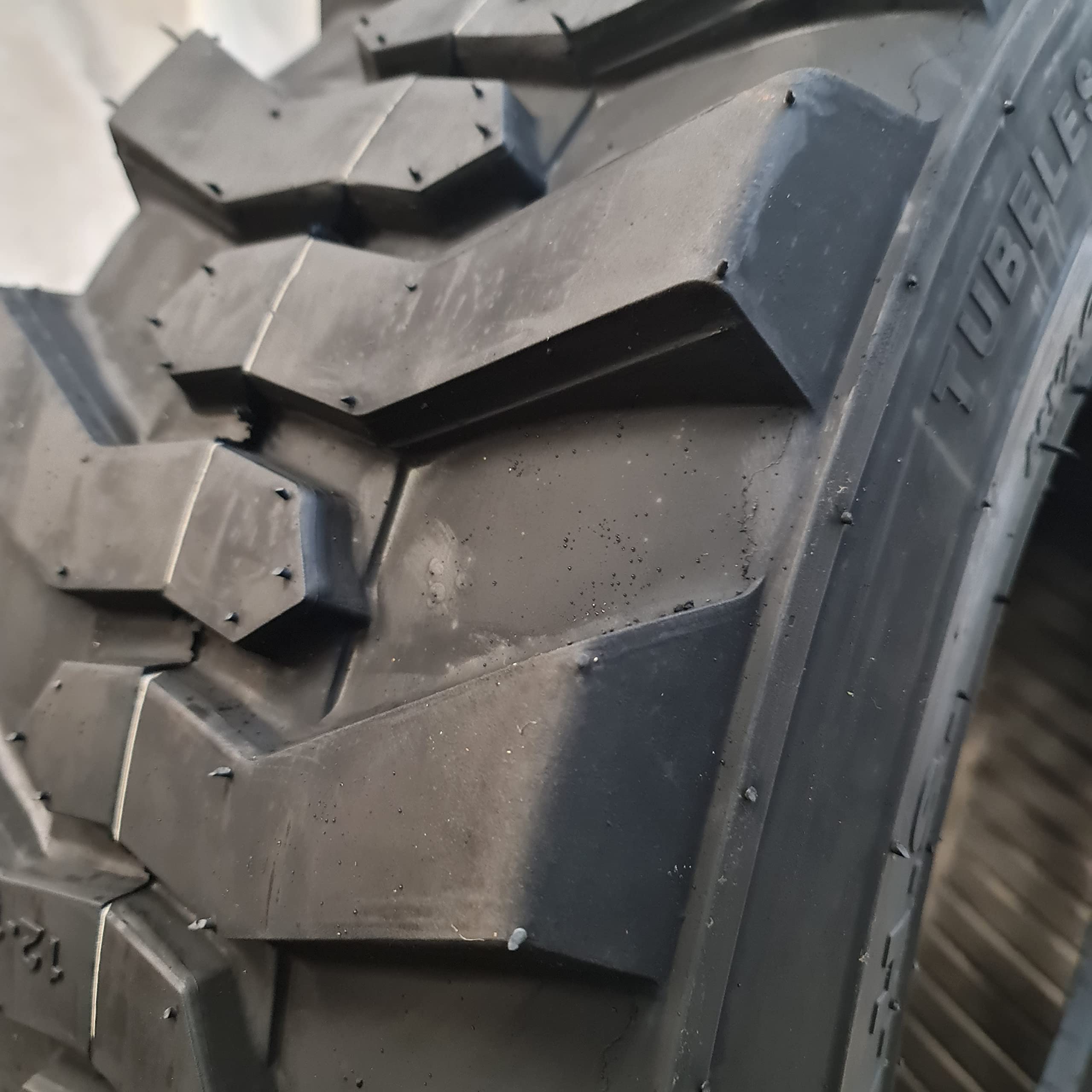 12-16.5 ROAD CREW ROADGUIDER SKID STEER TIRES - 12 PLY SKS-1 (1 TIRE) - Heavy Duty 12x16.5 Tires for Bobcat, Skid Steer Loaders & Construction Equipment - Perfect for Rough Terrain, Job Sites & Off-Road Use