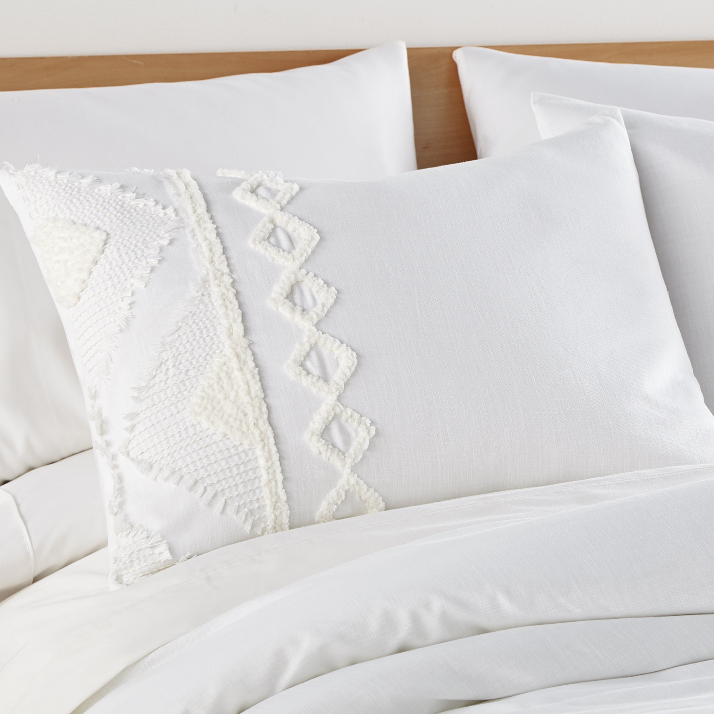 Harleson Soft Chenille Duvet Cover Set - Queen Size White Bedding Set for Cozy Comfort, Luxury Hotel Style Bedroom Decor - Perfect for Master Bedroom, Guest Room, and Airbnb Stays