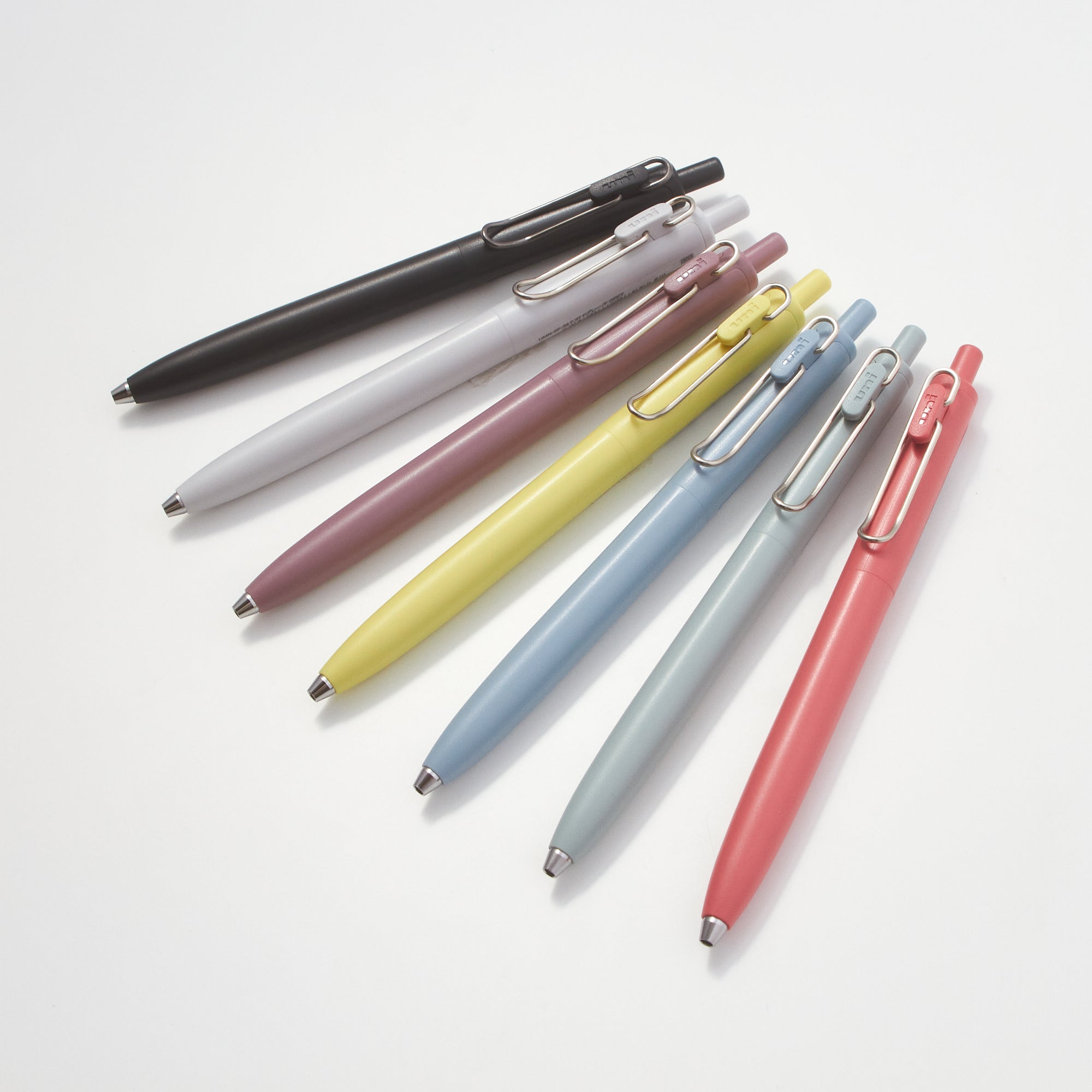 Uni-Ball One F Black Gel Pen - Smooth Writing 0.5mm Fine Point - Uni Mitsubishi Pencil for Office, School & Art - Perfect for Note Taking, Journaling & Sketching
