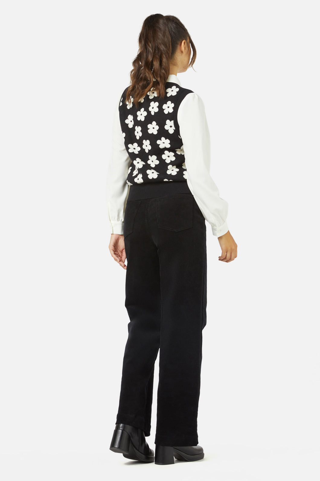 Gigi Daisy Knit Vest for Women - Soft Chunky Cable Knit Sweater Vest - Cozy Winter Layering Piece for Casual Outfits & Office Wear