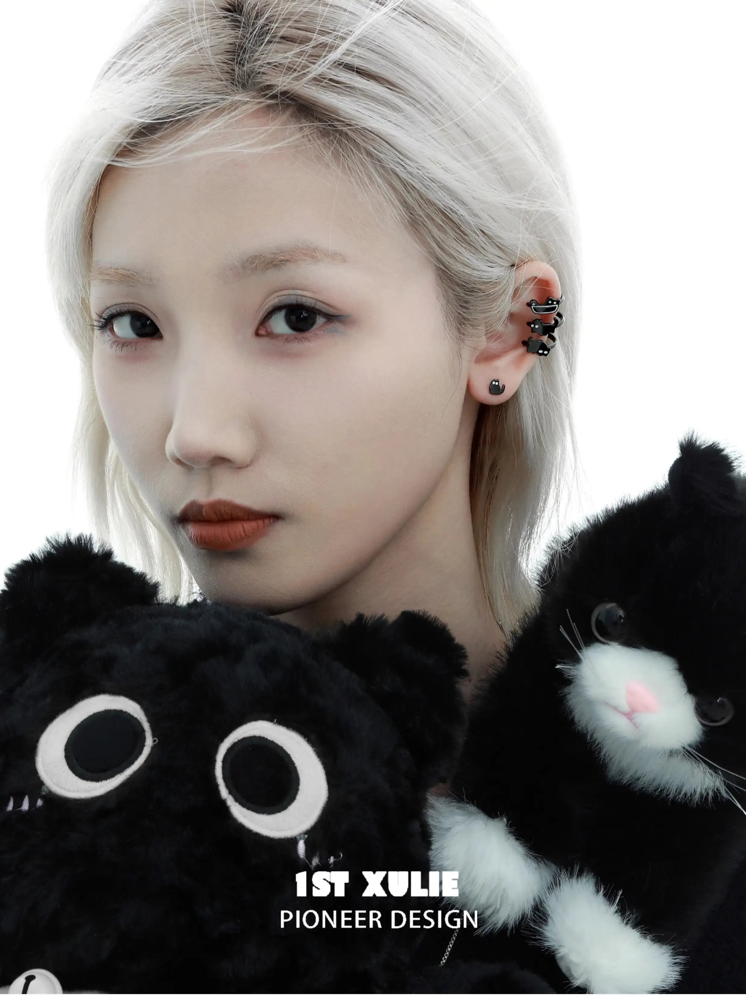 18K Black Gold Plated Ghost Black Cat Ear Clips - Elegant Gothic Jewelry for Women, Perfect for Halloween, Cosplay & Night Out Accessories