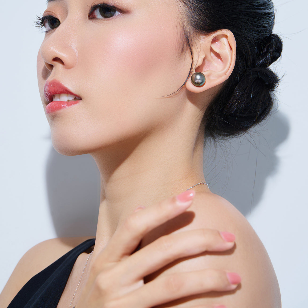 18K Gold Tahitian Pearl Stud Earrings - AAA Quality Lustrous Black Pearls for Women | Perfect for Weddings, Parties & Special Occasions