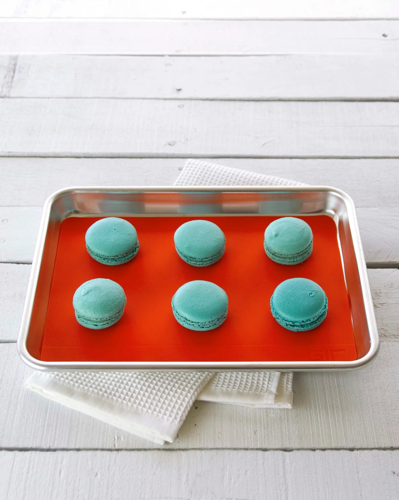 Non-Stick Silicone Baking Mat 9x12 Inches - Red, Heat Resistant Up to 480°F, Perfect for Cookies, Pastries & Bread - Ideal for Home Bakers & Professional Kitchens