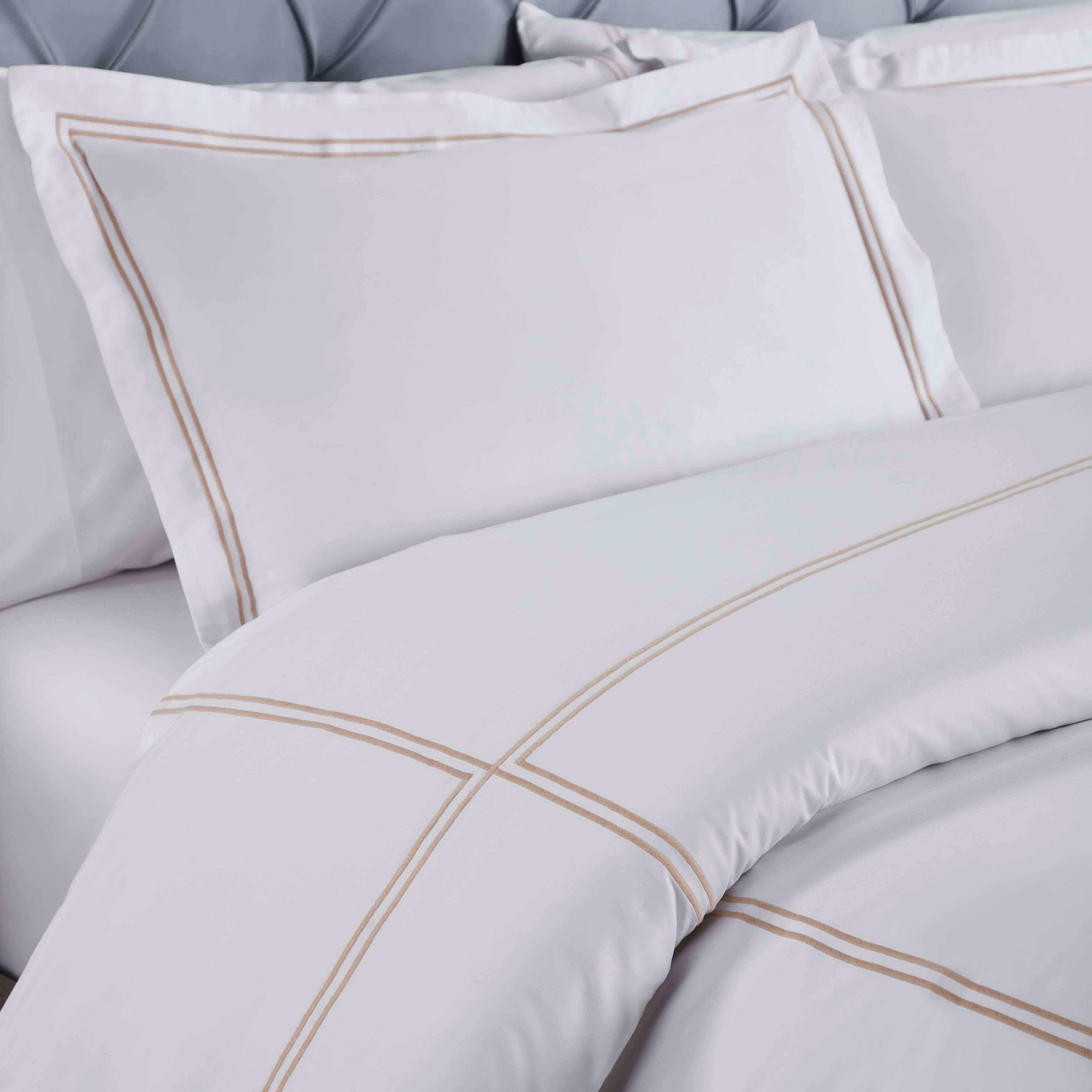 Spring Blooms Cotton 2-Line Embroidered 3-Piece Duvet Cover Set - Soft & Breathable Bedding for Master Bedroom, Guest Room & Dorm