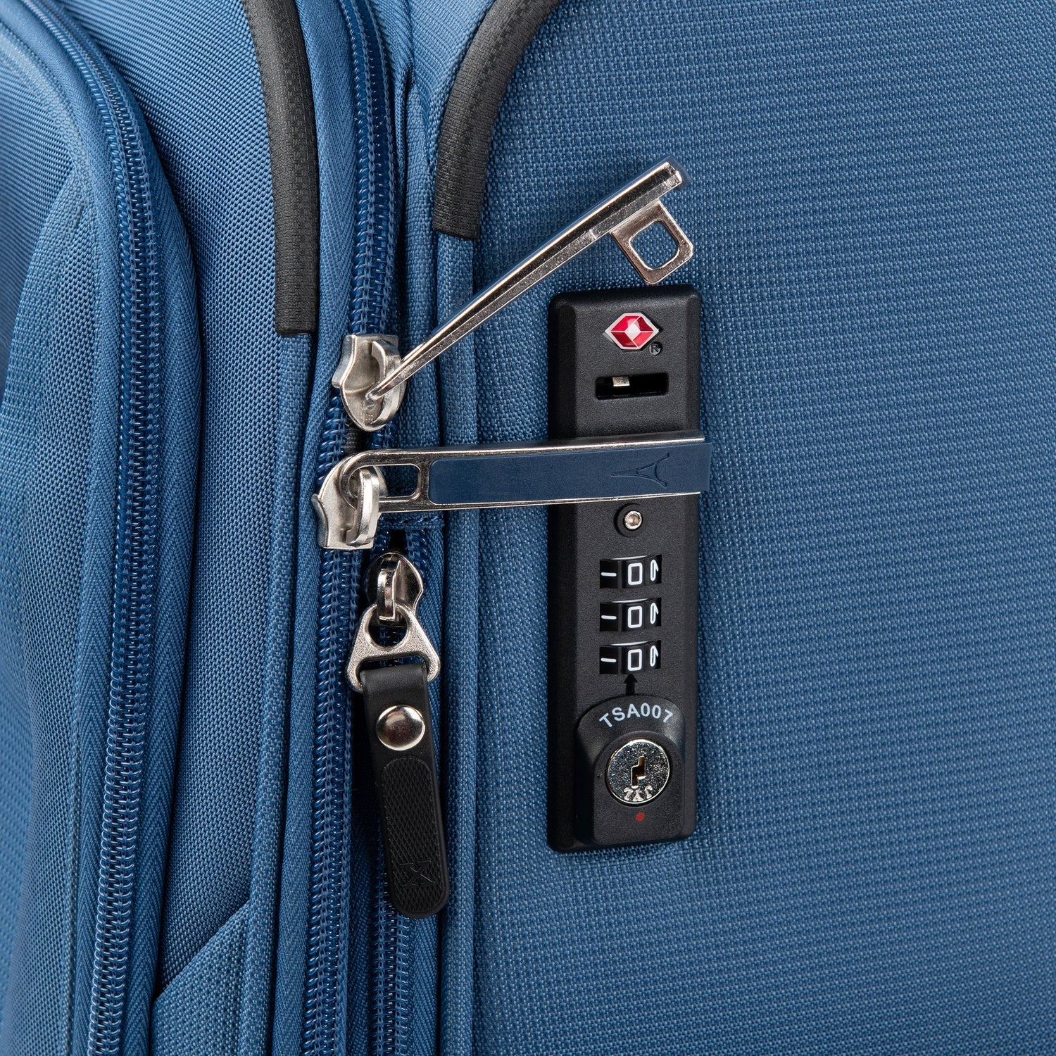 Travelpro Maxlite 5 International Carry On Spinner Luggage - Lightweight Expandable Suitcase for Air Travel, Business Trips & Vacations | 21