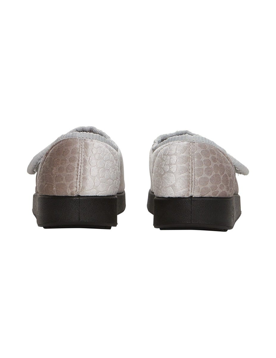 Women's Extra Wide Comfort Slippers with Easy Closure - Cozy Non-Slip House Shoes for Relaxing at Home, Indoor & Outdoor Wear