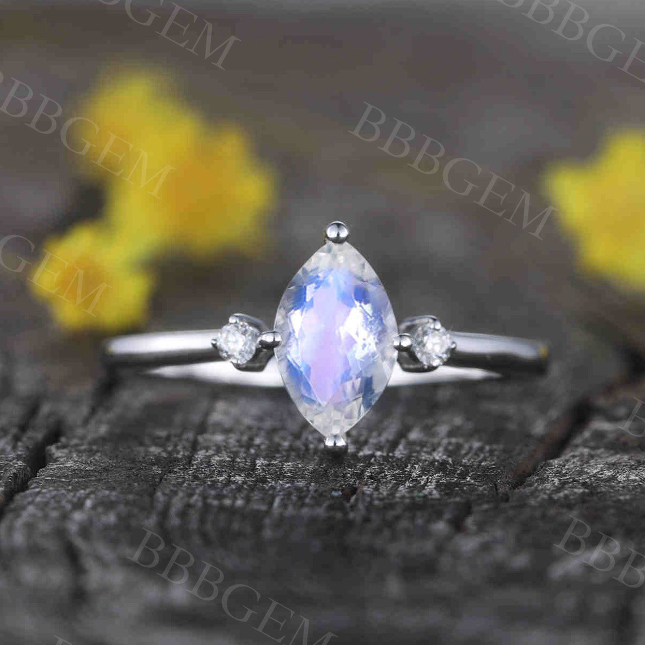 Exquisite Marquise Moonstone Three-Stone Engagement Ring for Women – Perfect for Proposals, Anniversaries & Romantic Occasions
