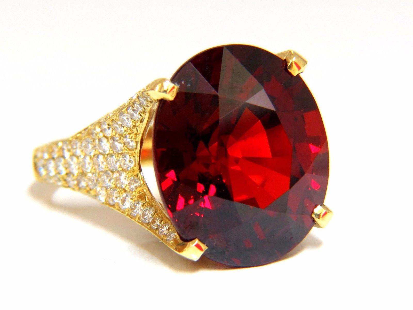 26.31ct GIA Certified Natural Red Spessartite Garnet & Diamond 18K Gold Engagement Ring for Women - Perfect for Weddings, Anniversaries & Special Occasions