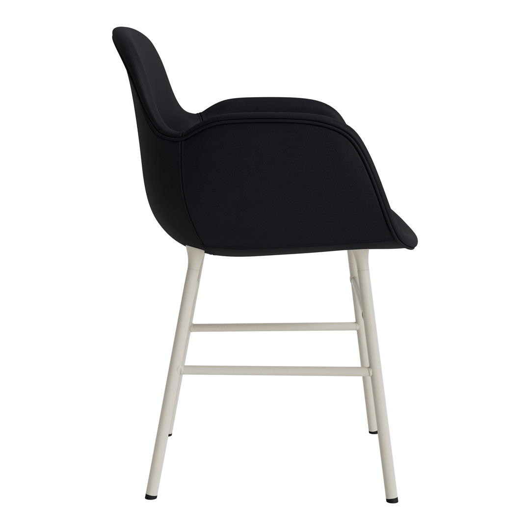 Modern Form Armchair with Sturdy Metal Legs & Soft Upholstery - Perfect for Living Room, Office, or Reading Nook
