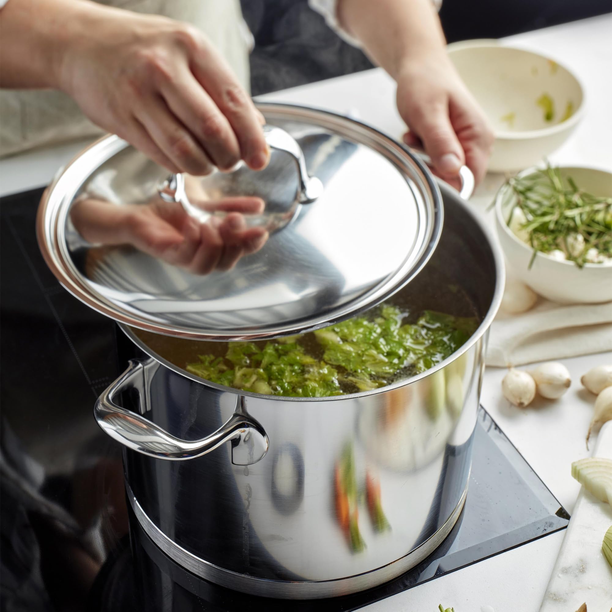 Demeyere Atlantis 7-Ply Stainless Steel Stock Pot 8.5 Quarts Silver - Professional Cooking Pot for Soups, Stews & Pasta | Induction Compatible & Dishwasher Safe