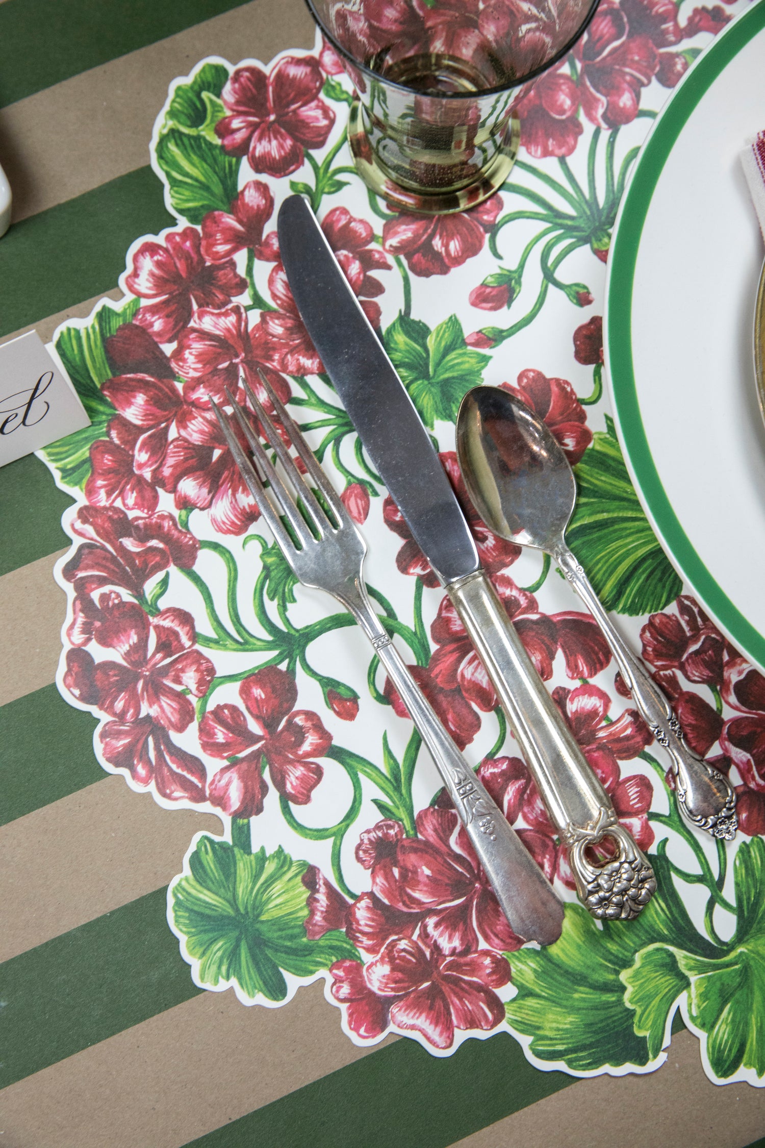 Premium Die-Cut Geranium Placemats Set of 4 - Waterproof Table Mats for Dining, Kitchen, or Outdoor Use - Floral Design Home Decor for Parties & Everyday Meals