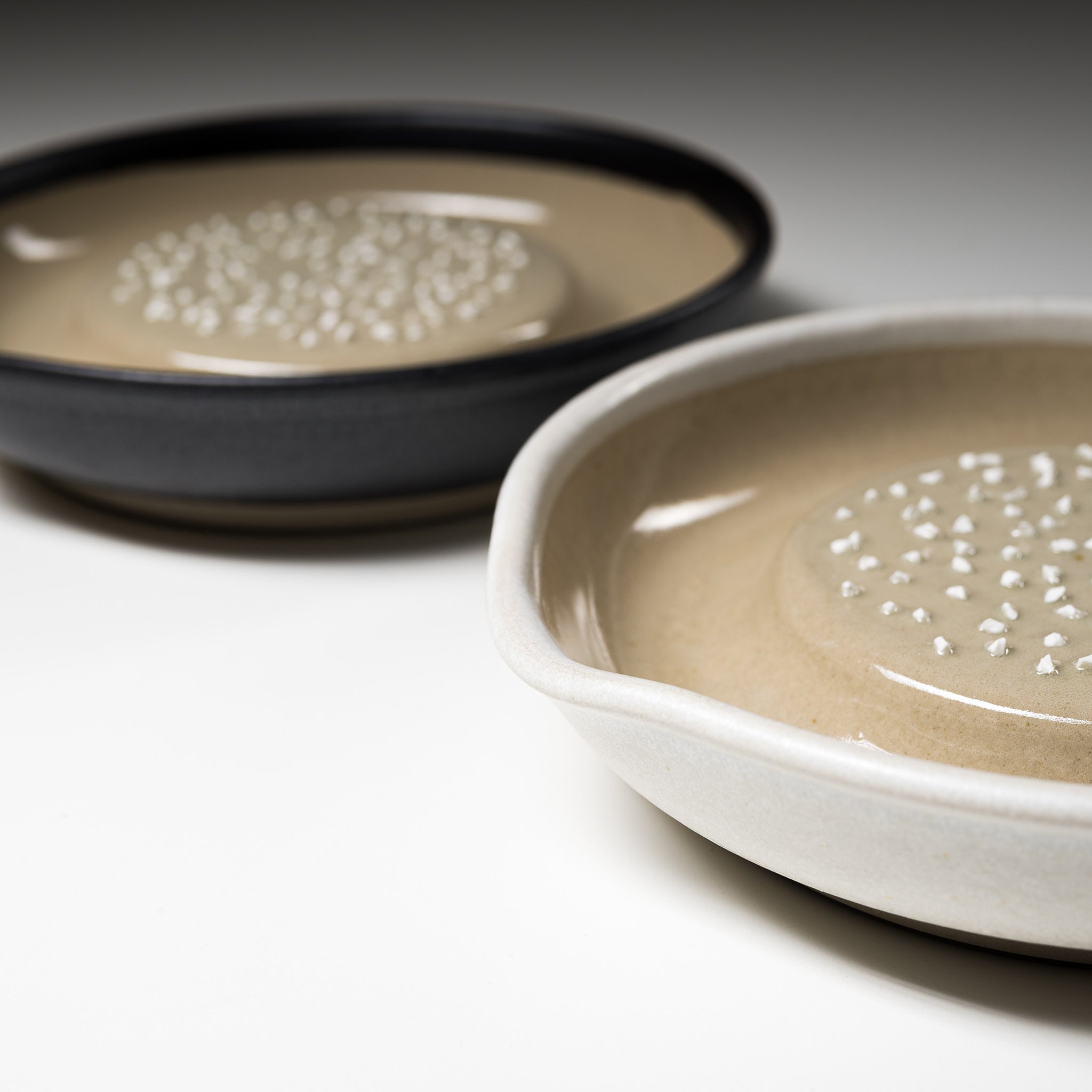 Premium MOTOSHIGE Japanese Stainless Steel Grater - Large Size with 2 Color Options - Perfect for Grating Cheese, Ginger & Garlic in Your Kitchen