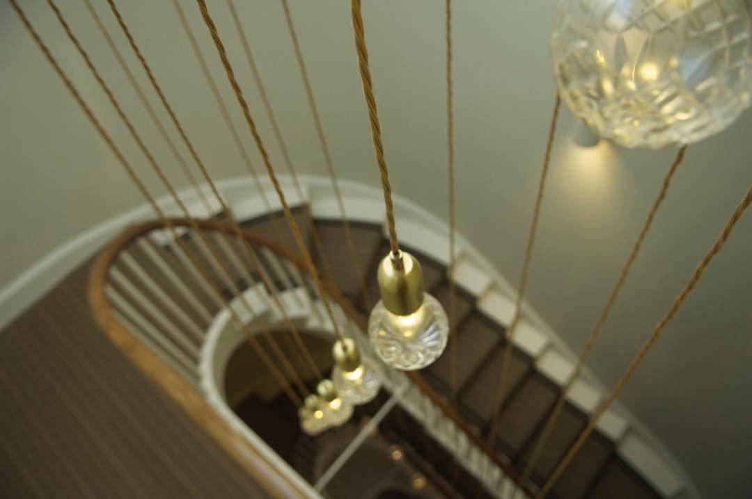 Modern Crystal LED Pendant Light - Elegant Ceiling Hanging Lamp for Dining Room, Kitchen Island & Bedroom Lighting