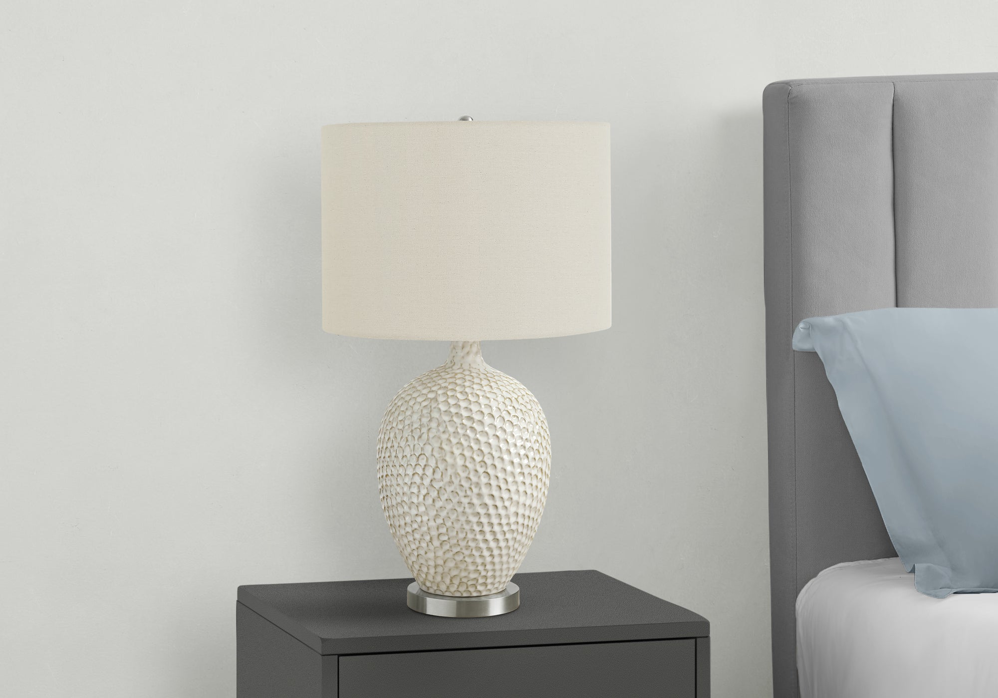 Elegant Cream Ceramic Table Lamp with Soft Glow - 28 Inch Height for Bedroom, Living Room & Office Decor