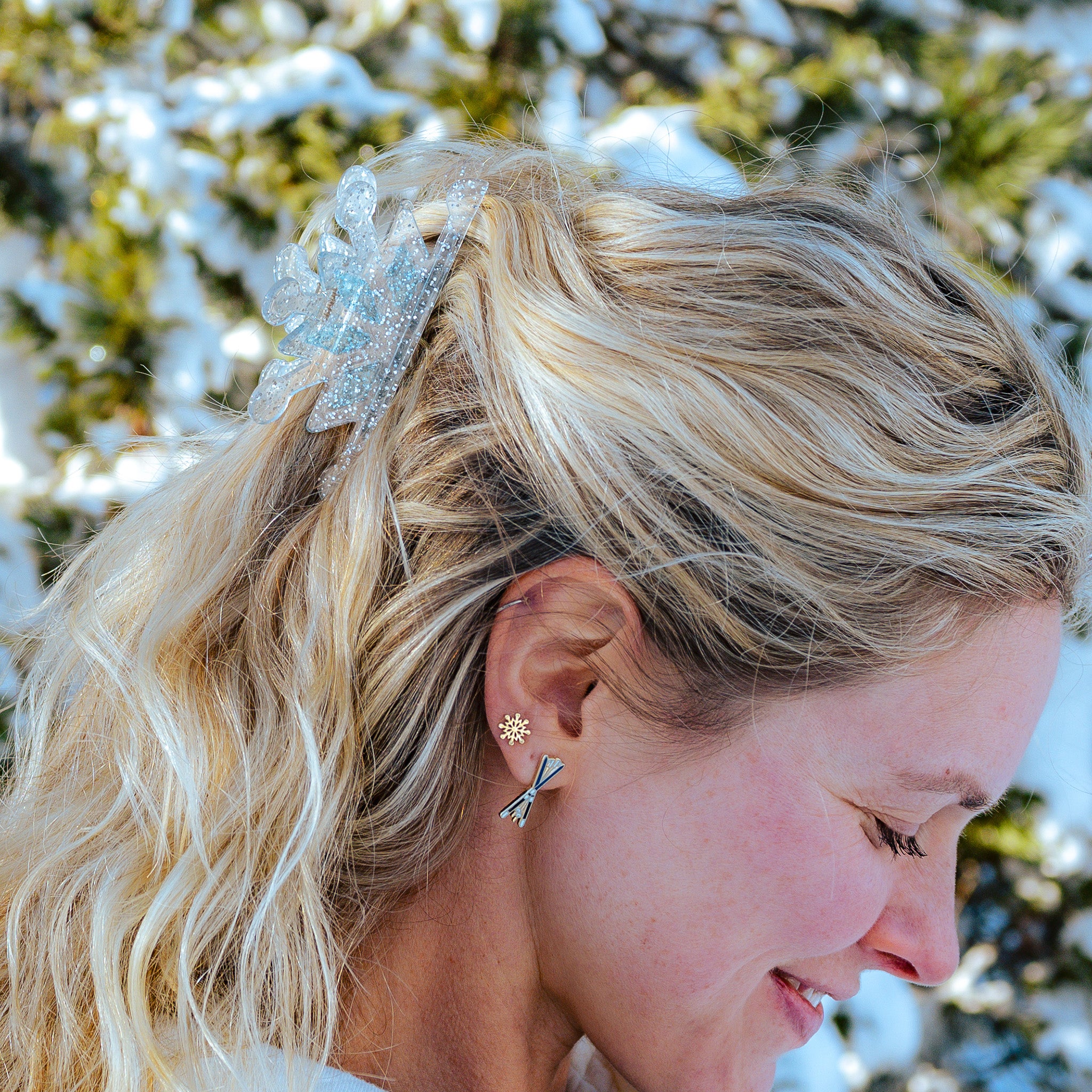 Snowflake Hair Claw Clip - Winter Holiday Hair Accessories for Women, Non-Slip Hair Clips for Thick Hair, Perfect for Christmas Parties & Festive Gatherings