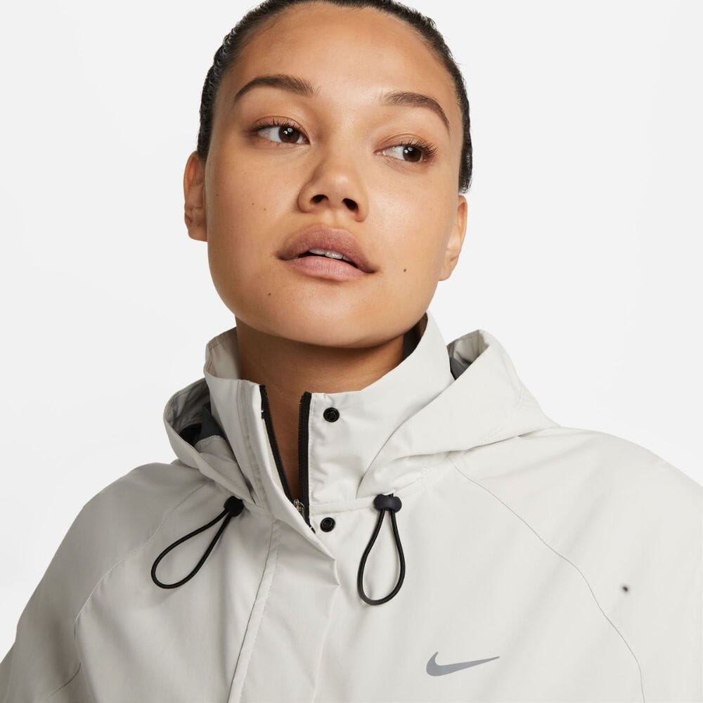 Nike Women's Storm FIT Swift Running Jacket - Lightweight Waterproof Windbreaker for Outdoor Jogging & Hiking - Perfect for Cold Weather Training & Rainy Day Workouts