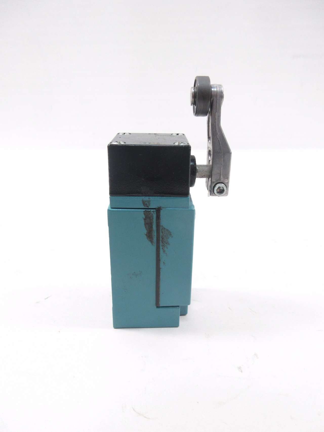 Heavy Duty MICRO Switch LSA1A Limit Switch 600V AC 10A AMP D525630 - Perfect for Industrial Machinery and Electrical Control Systems