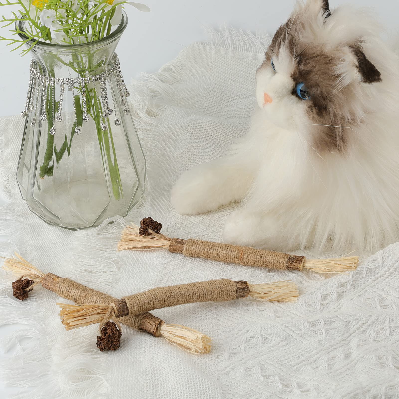 3pcs Natural Silvervine Sticks for Cats - Catnip Chew Toys, Kitten Teething & Teeth Cleaning - Perfect for Playtime and Dental Health