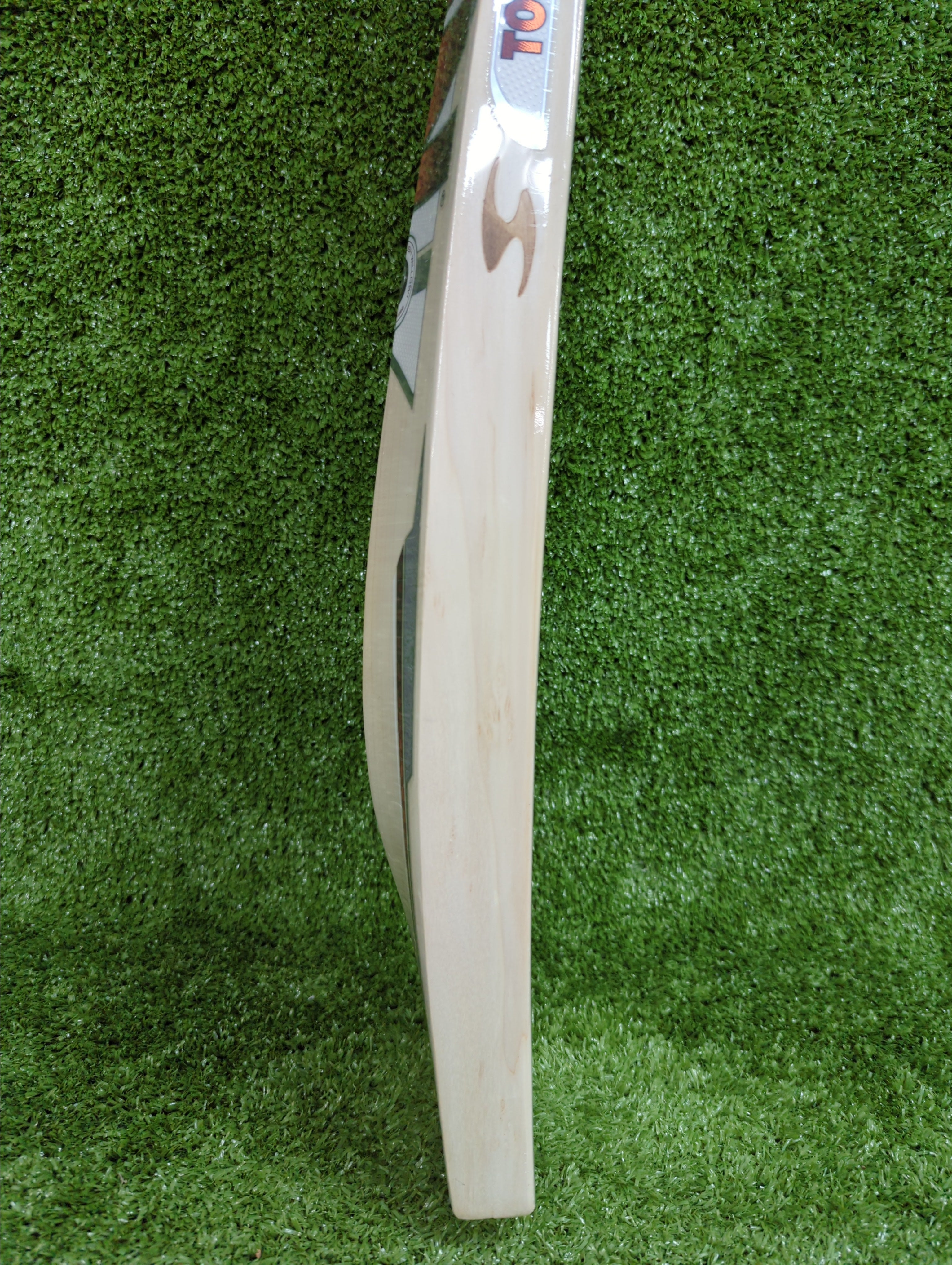 Premium SS Ton Vertu English Willow Cricket Bat for Professional Players - Perfect for Matches, Training, and Practice Sessions
