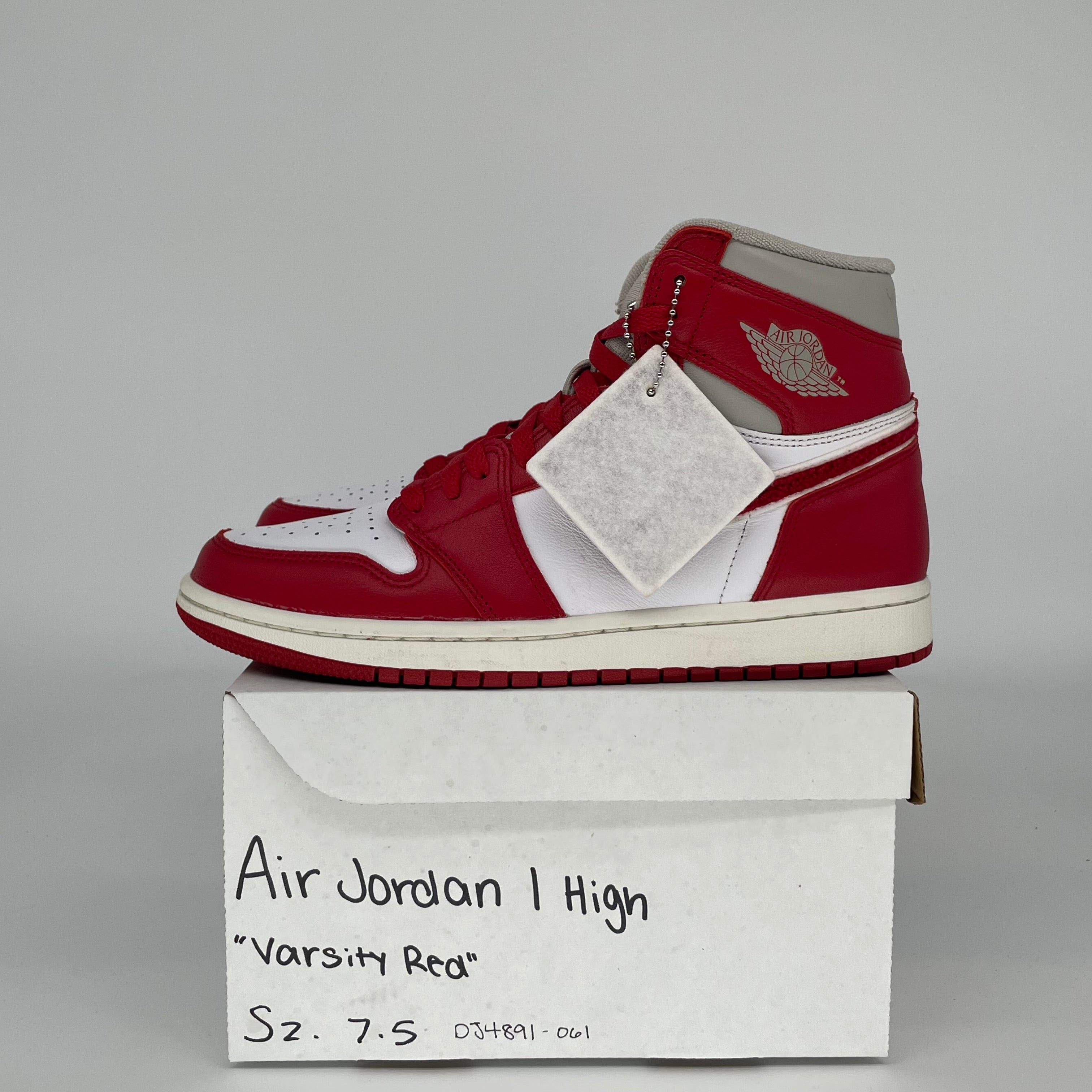 AIR JORDAN 1 Retro High OG Varsity Red Women's Size 7.5/9W - DJ4891-061 | Classic Basketball Sneakers for Streetwear & Casual Outfits