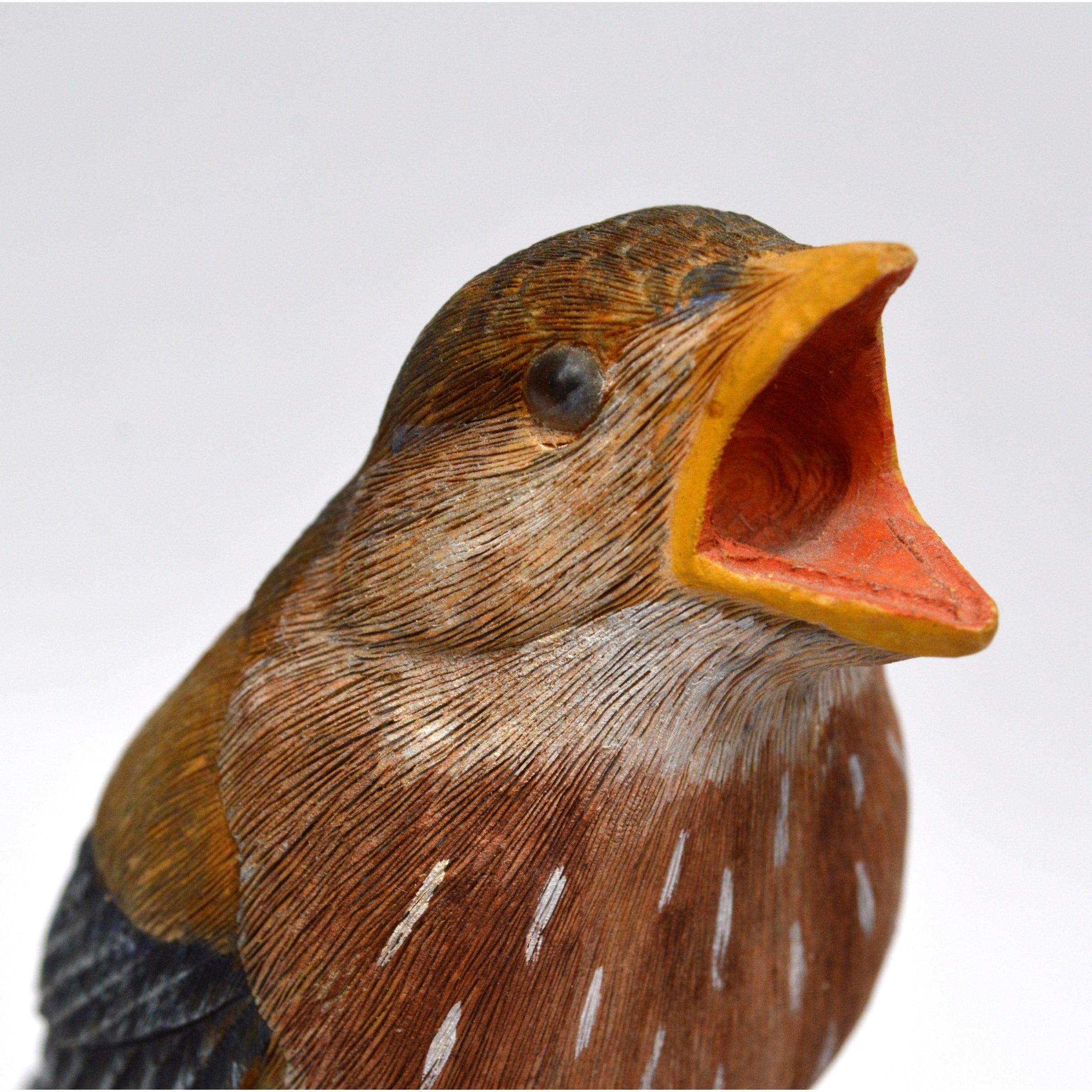 Hand Carved Folk Art Bird Statue - Signed #304 by Ken Lowenstein 1989 - Hand Painted Wooden Decoration for Home, Office & Garden Decor