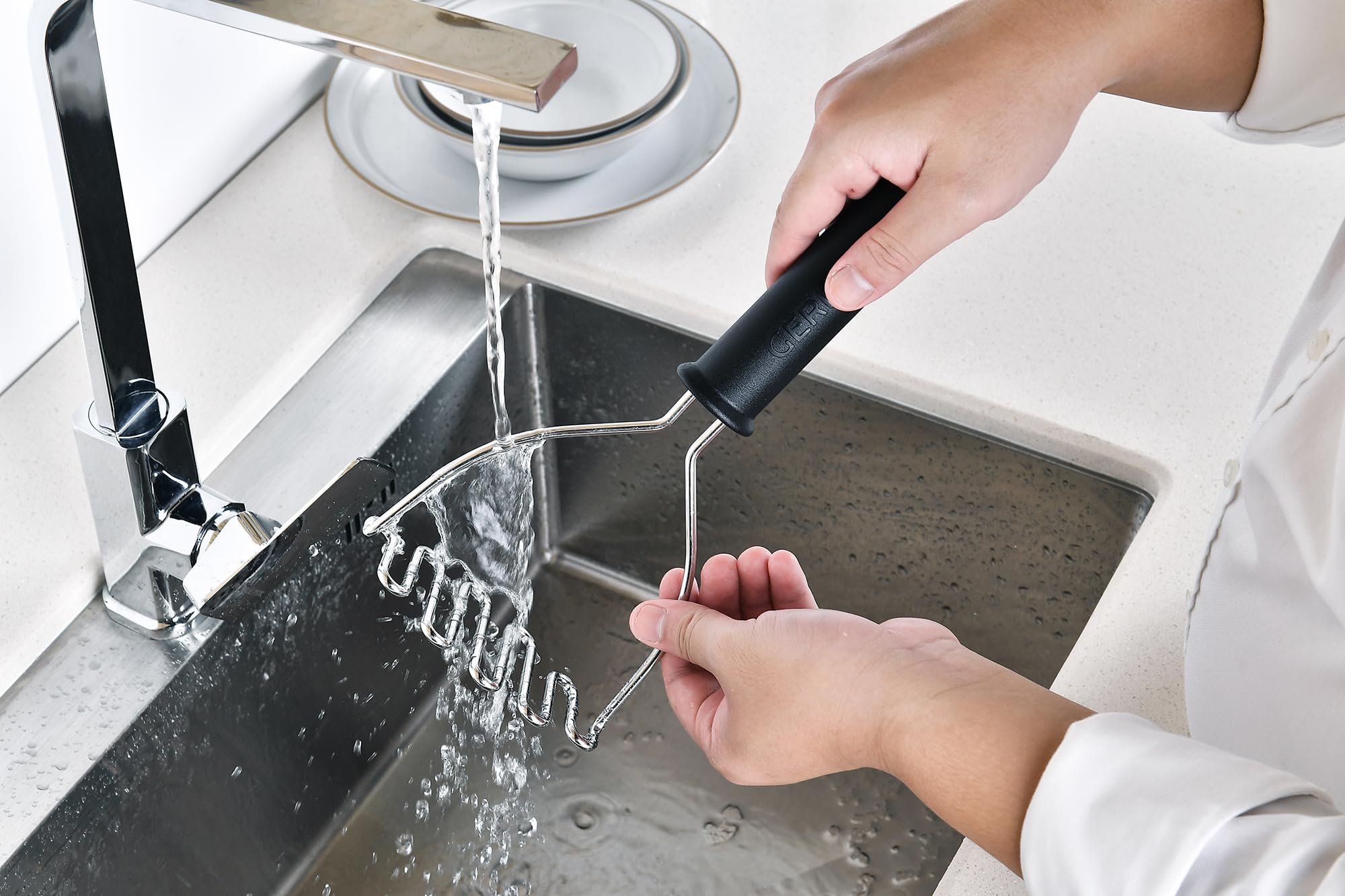 Stainless Steel Potato Masher - Heavy Duty Kitchen Tool for Mashing Potatoes, Vegetables, Beans & Avocados - Dishwasher Safe - Perfect for Making Mashed Potatoes, Baby Food & Guacamole