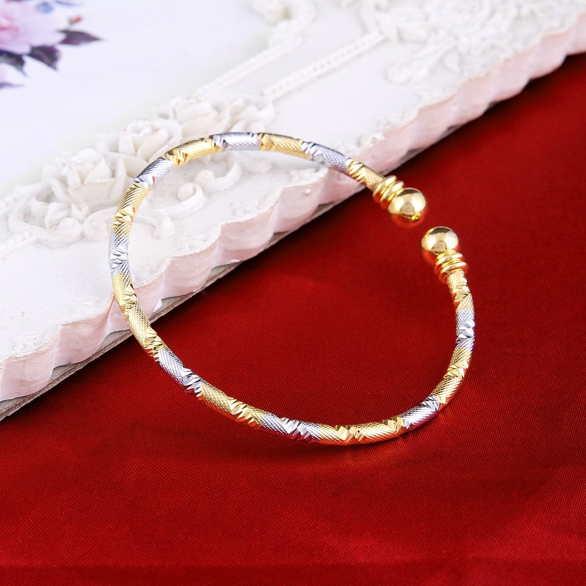 24K Gold Plated Simple Cuff Bangle Bracelet for Men & Women - Elegant Fashion Jewelry for Everyday Wear, Parties & Gifts