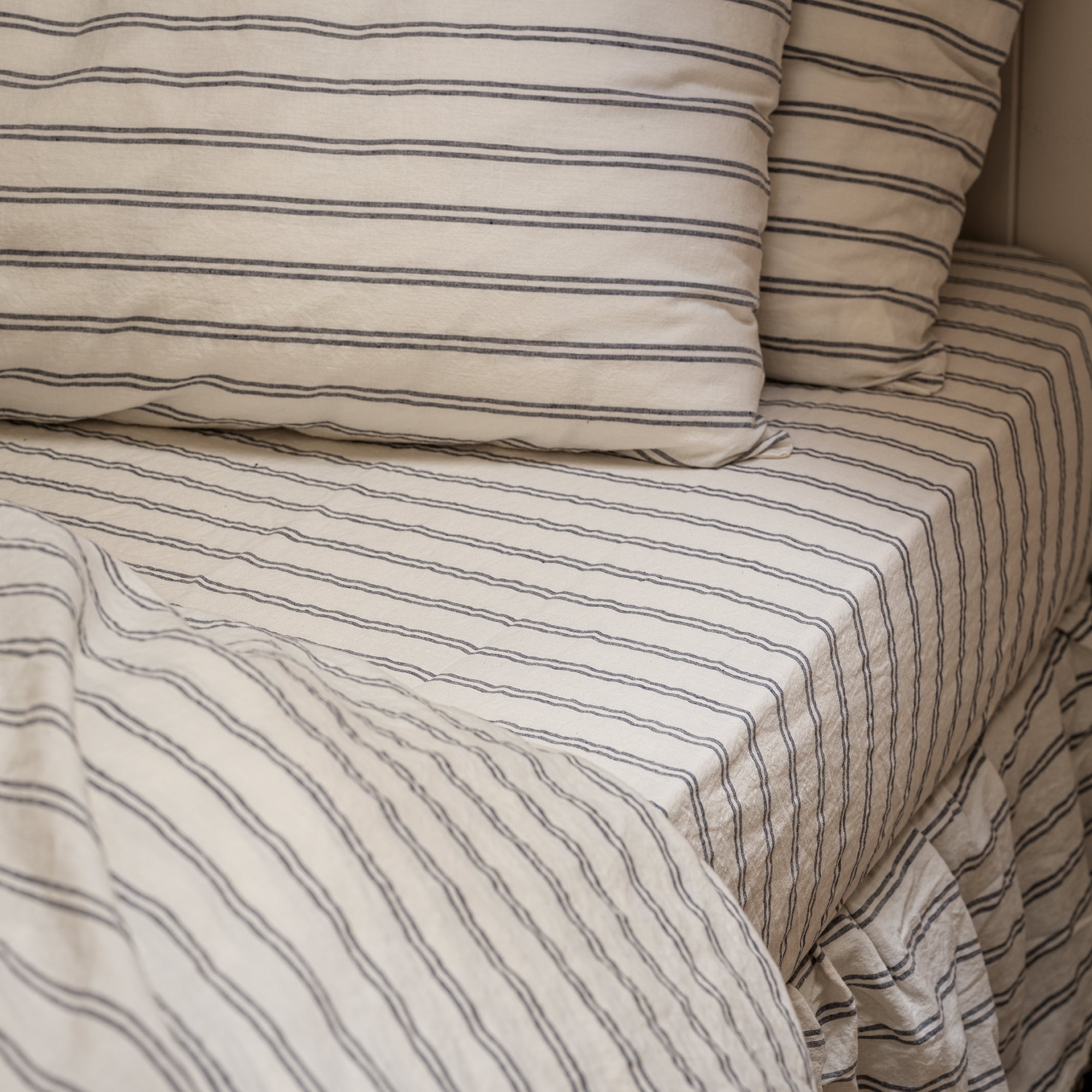Ivory Kemptown Stripe Linen Blend Fitted Sheet - Soft & Breathable Bedding for Queen Size Mattress - Perfect for Home, Hotel, and Guest Room Decor
