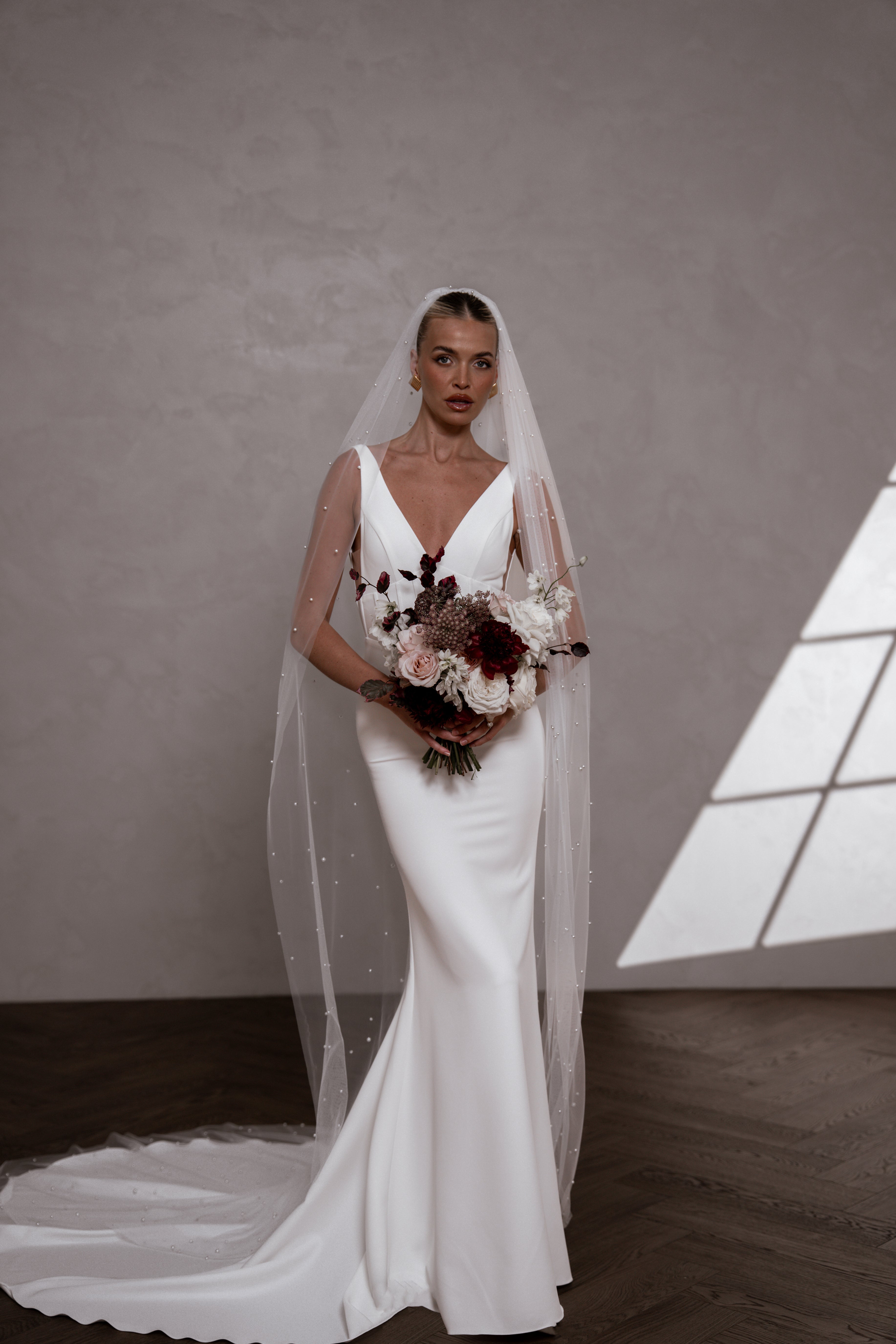 Elegant Pearl Veil for Bridal Accessories - Perfect for Weddings, Prom, and Special Occasions