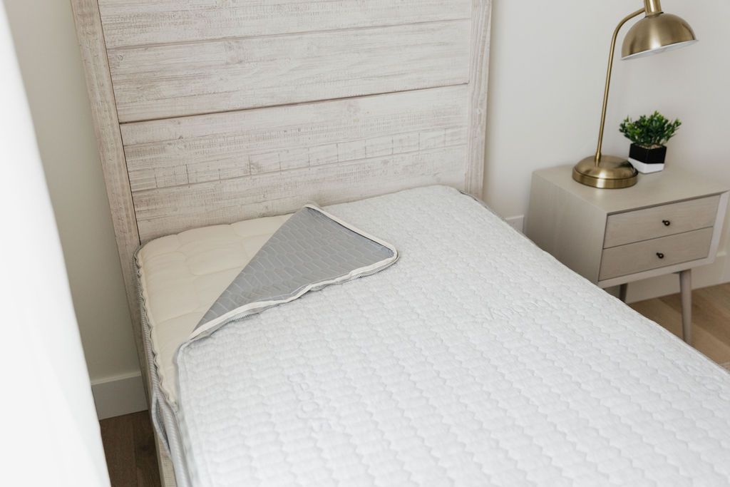 ZipClean Mattress Protector - Waterproof, Hypoallergenic, Breathable Queen Size for Allergy Relief & Bedwetting Protection - Perfect for Kids, Adults & Pet Owners