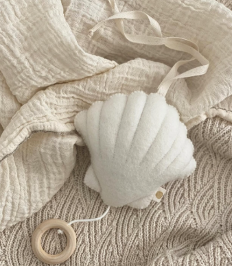 FILTKUGLEN Seashell Lullaby Music Box - Ocean Themed Baby Soother & Nursery Decor | Perfect for Bedtime, Baby Showers & Coastal Nursery Themes