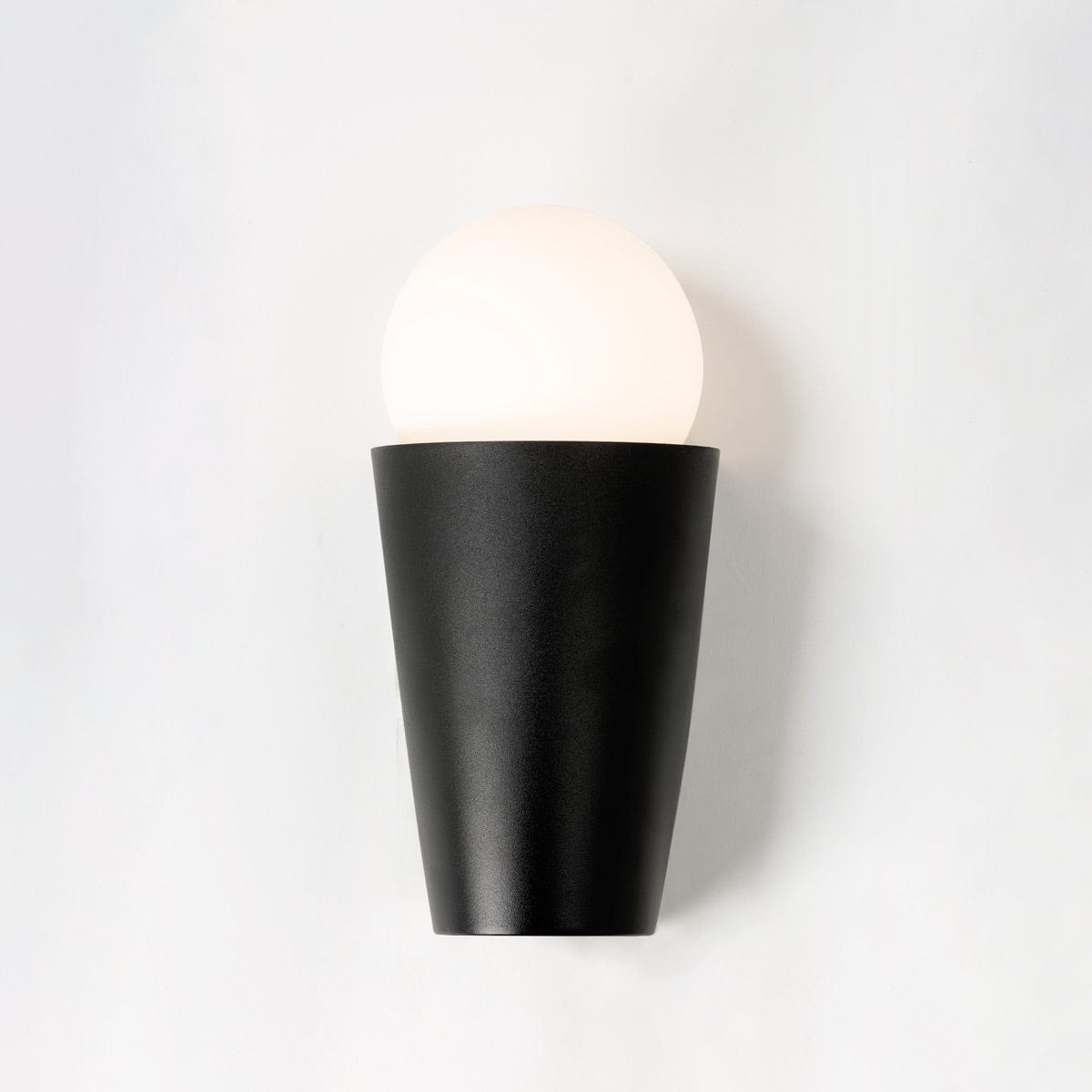 SONETTE 1 Modern Wall Light with Yosh Glass - Elegant Sconce Lighting for Bedroom, Living Room & Hallway Decor
